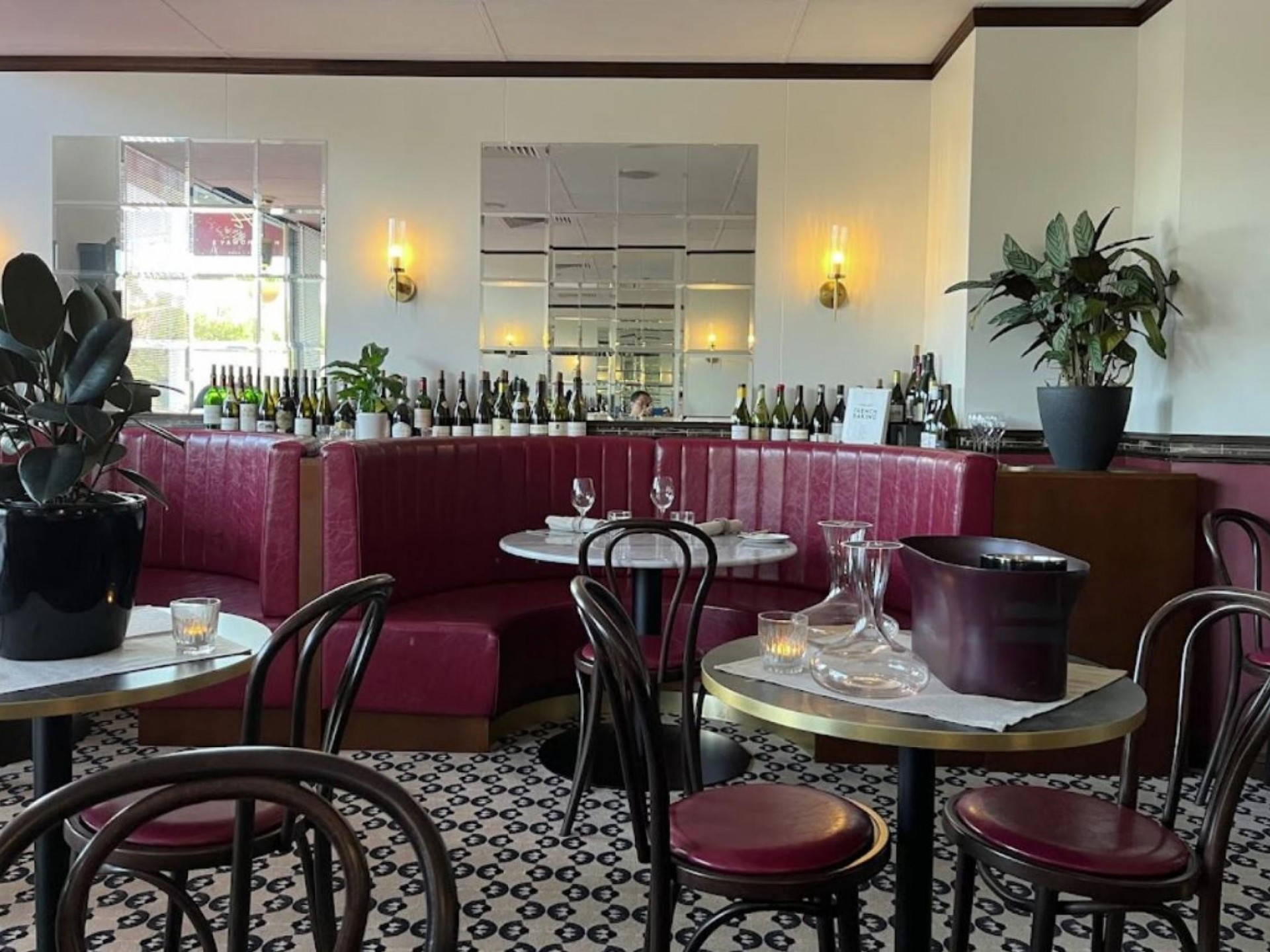 Fine Dining Restaurant East 580007 3