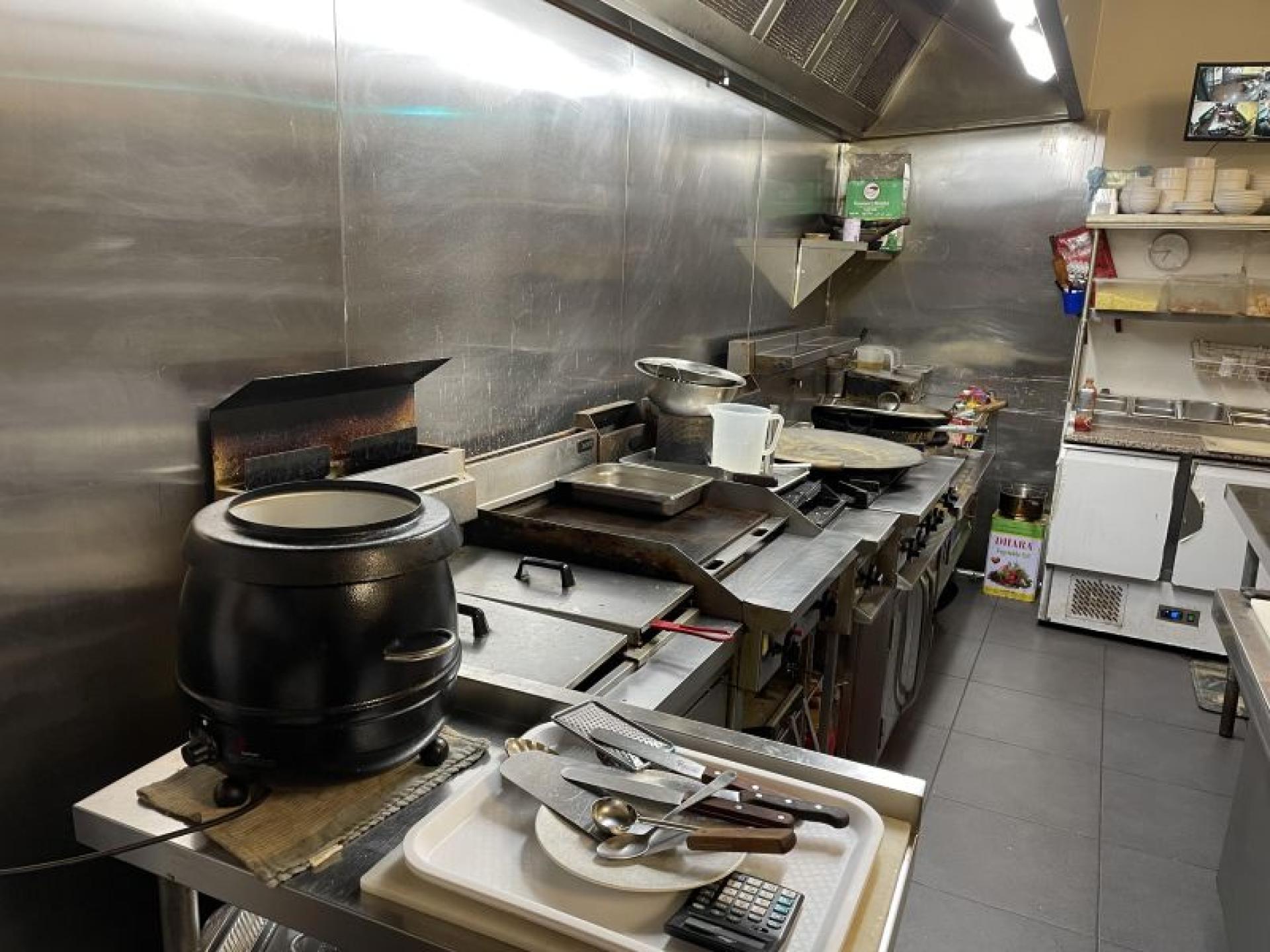 Beautiful Fully Licensed Restaurant 580186 3