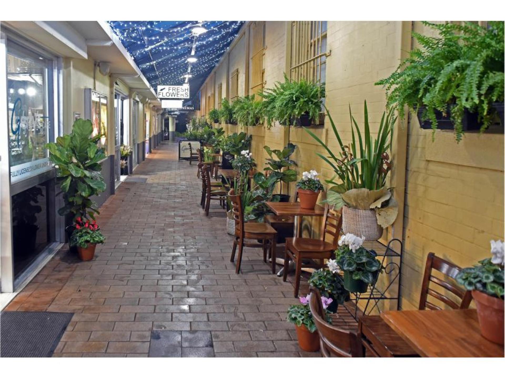 Perfectly Located Laneway Cafe 580454 3