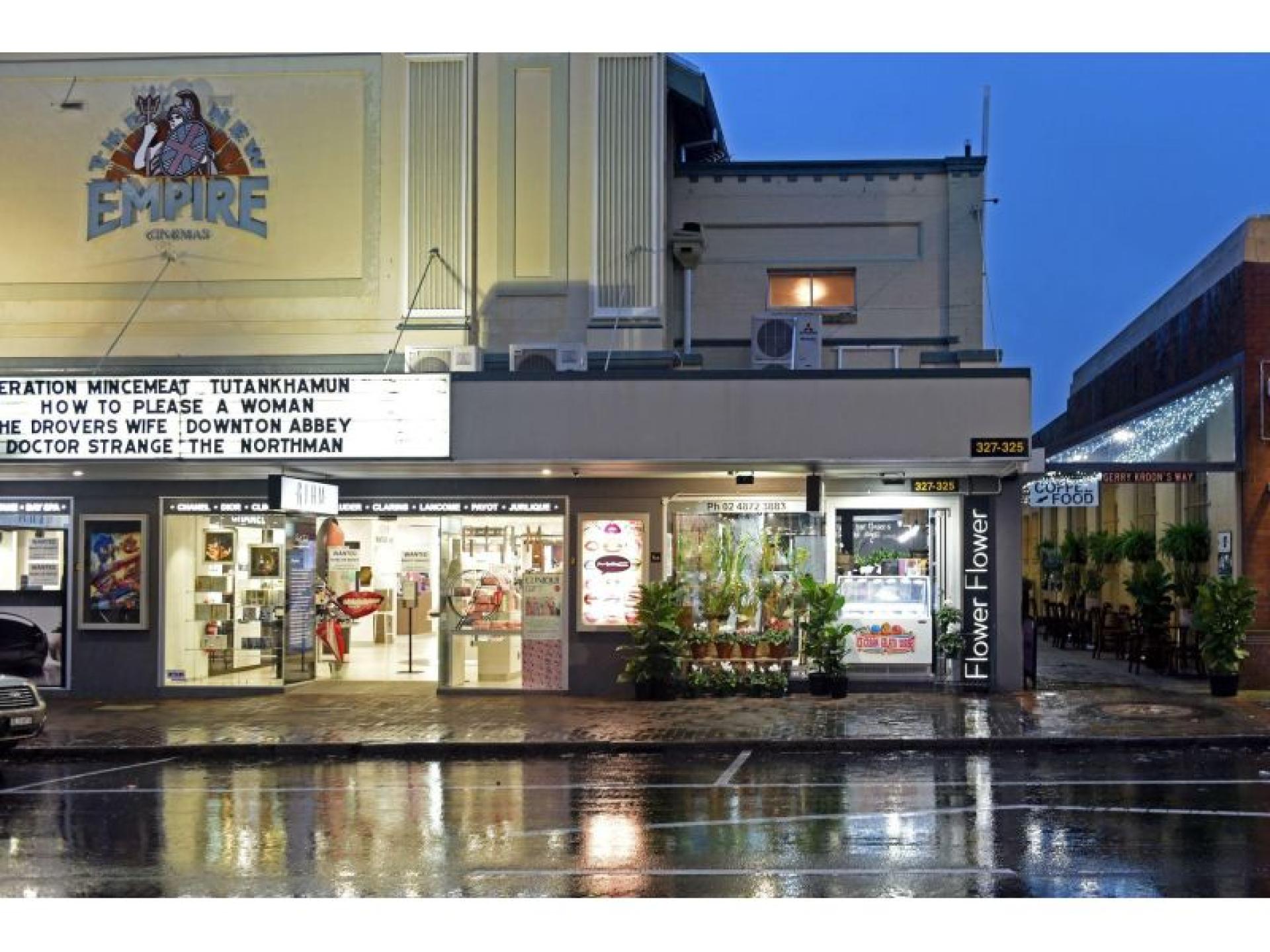 Perfectly Located Laneway Cafe 580454 1