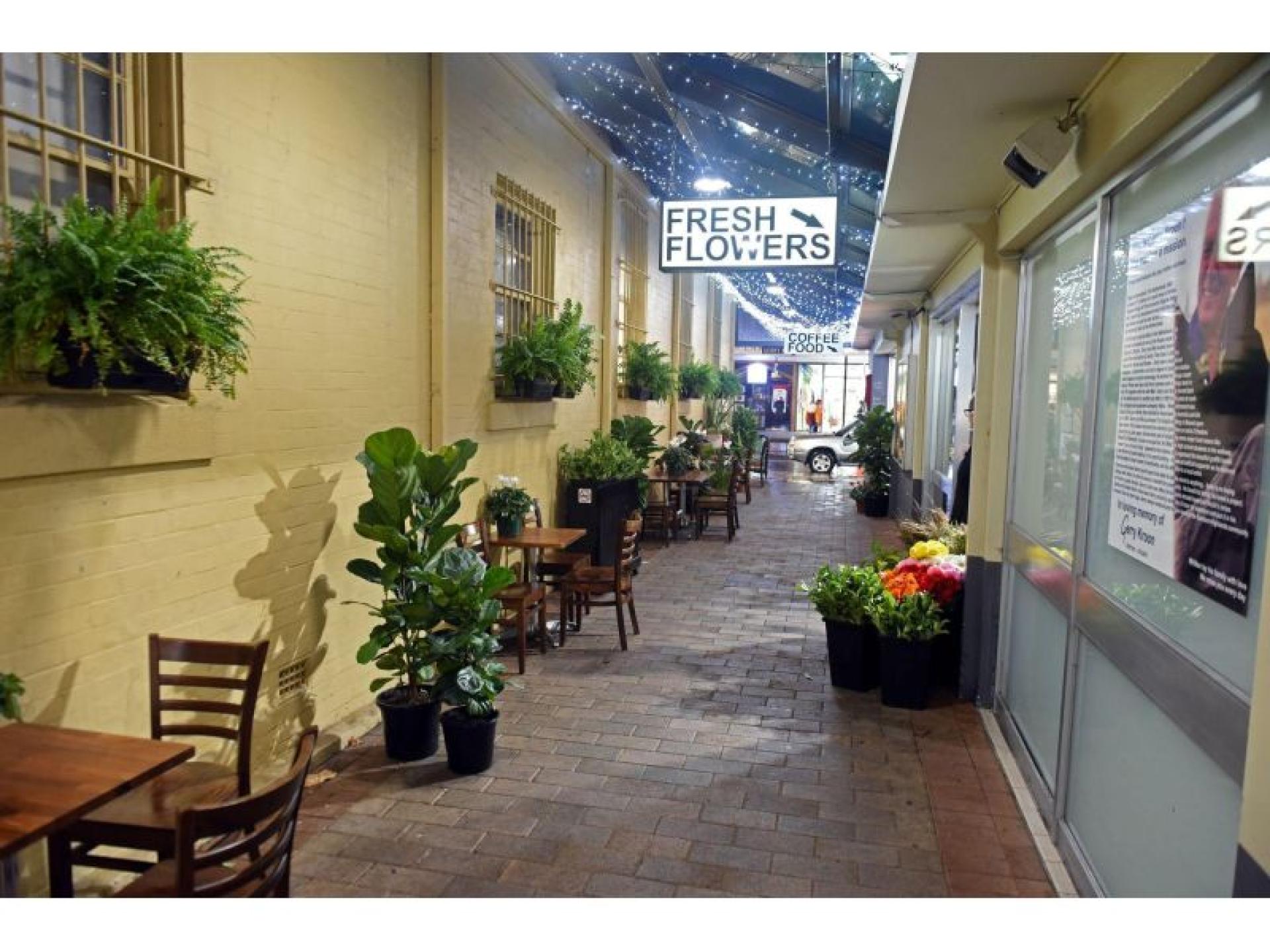 Perfectly Located Laneway Cafe 580454 2