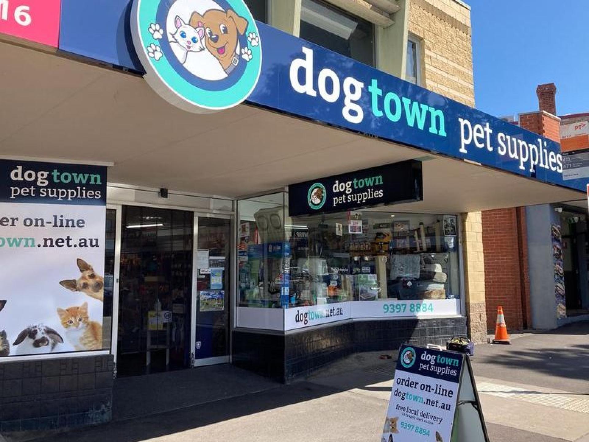 Under Offer-retail Pet Supplies 580522 1