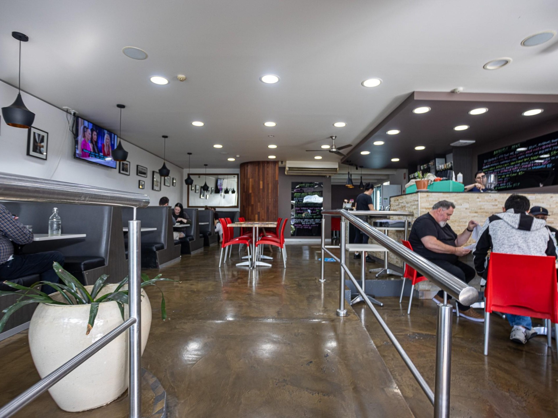 Central & Busy | 580687 2