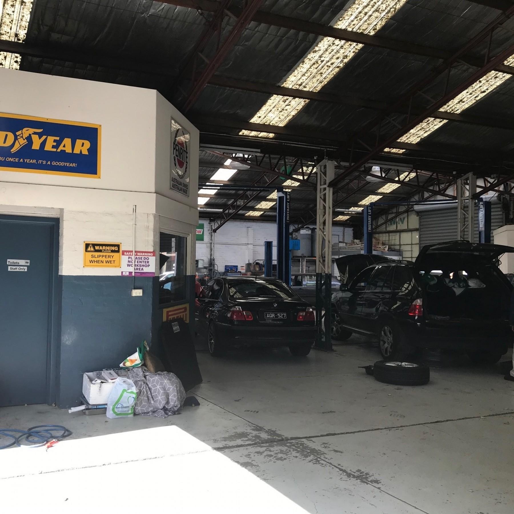 Auto Mechanical Workshop - 580996 3