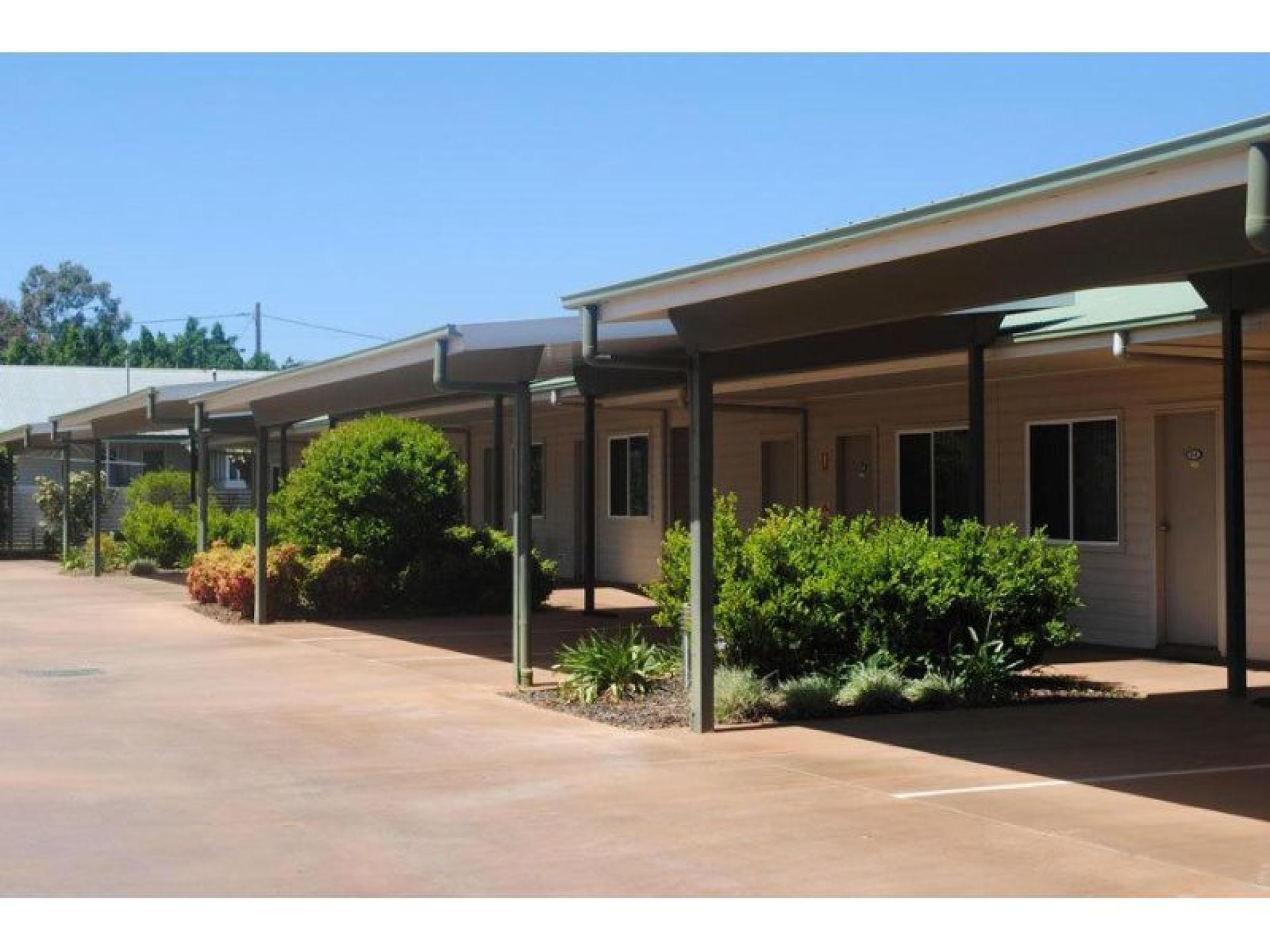 2536ml - Huge Rent 583046 3