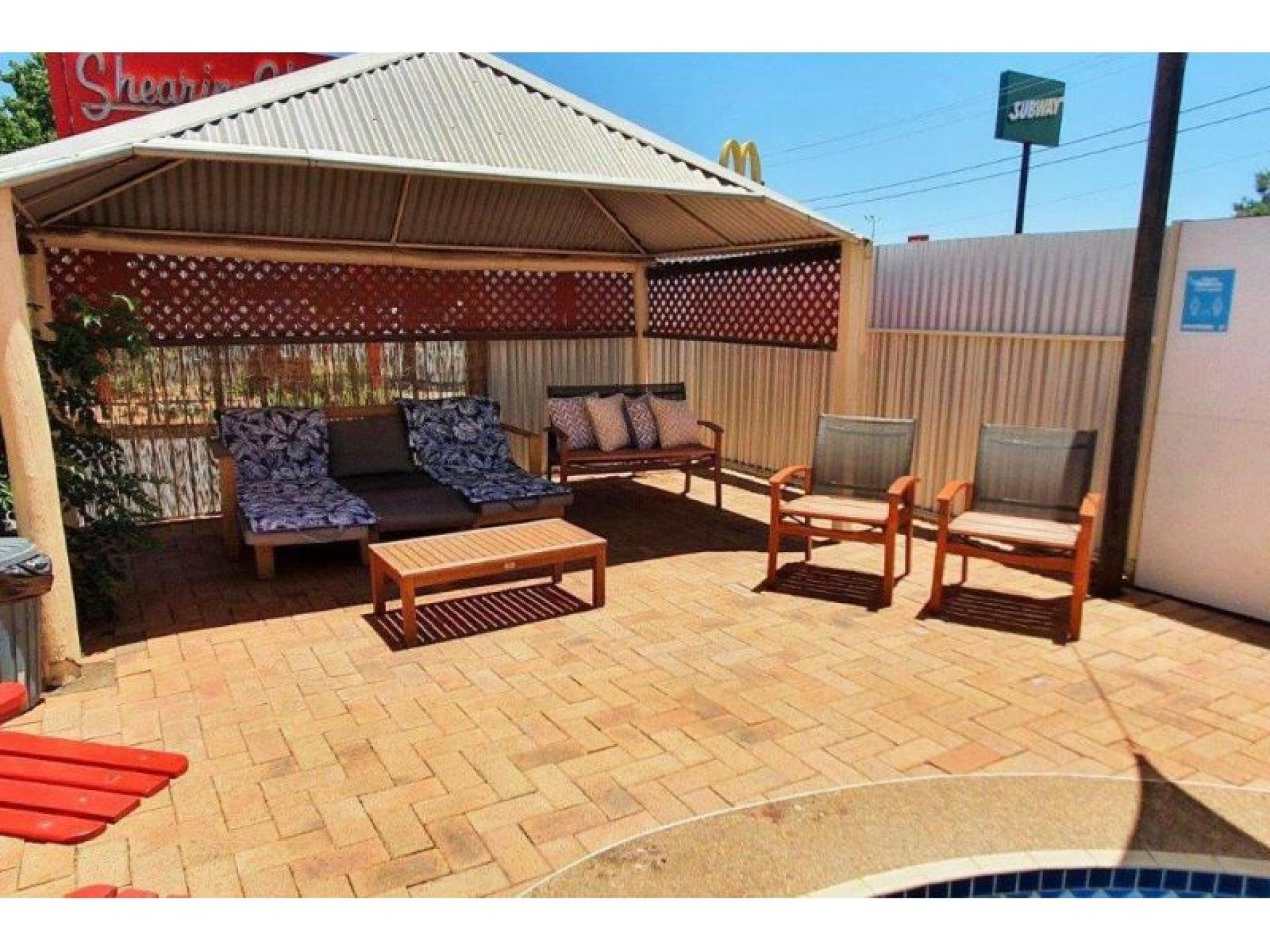 Huge Profits Excellent Presentation 583057 3