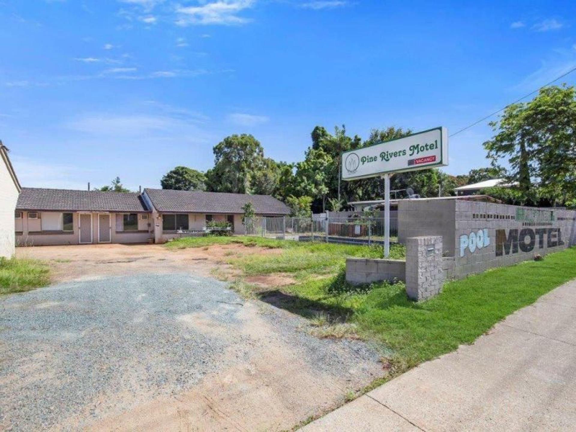 25ds - Main Road 583061 2