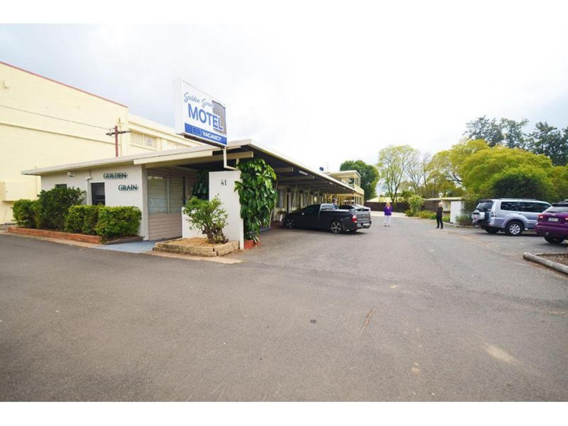 Small Freehold Motel With 583079 1