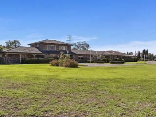 4 STAR LEASEHOLD PROPERTY PRICED TO SELL - 1407ML