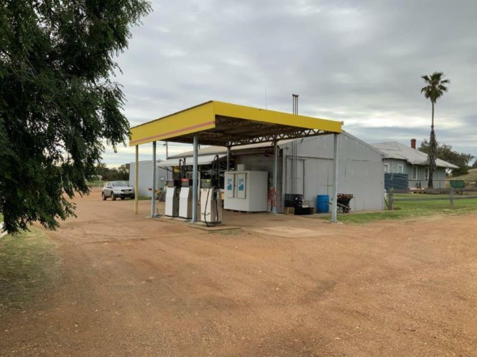 Freehold Country Pub Plus 583151 2