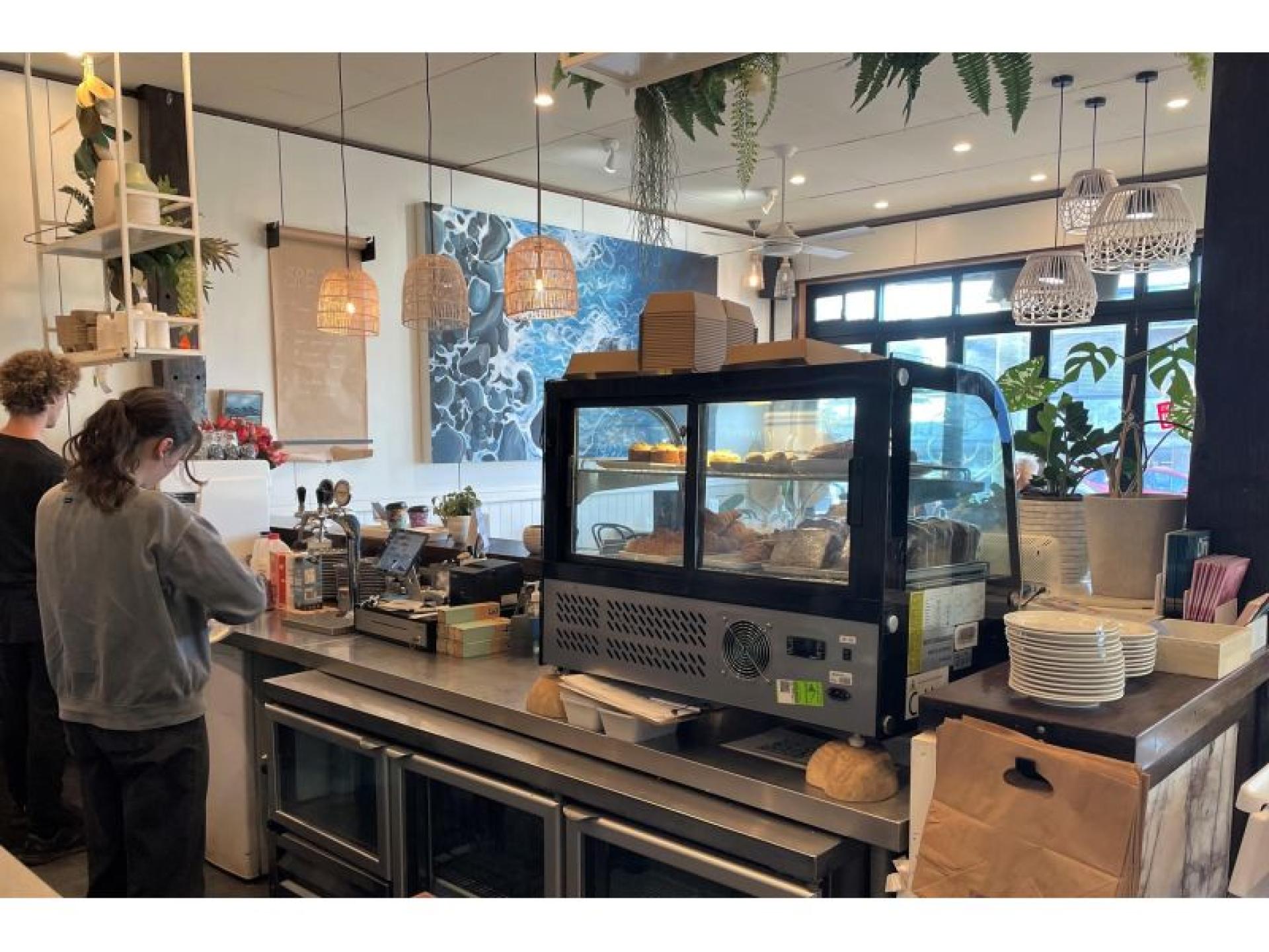 Established Coastal Cafe – 583865 2