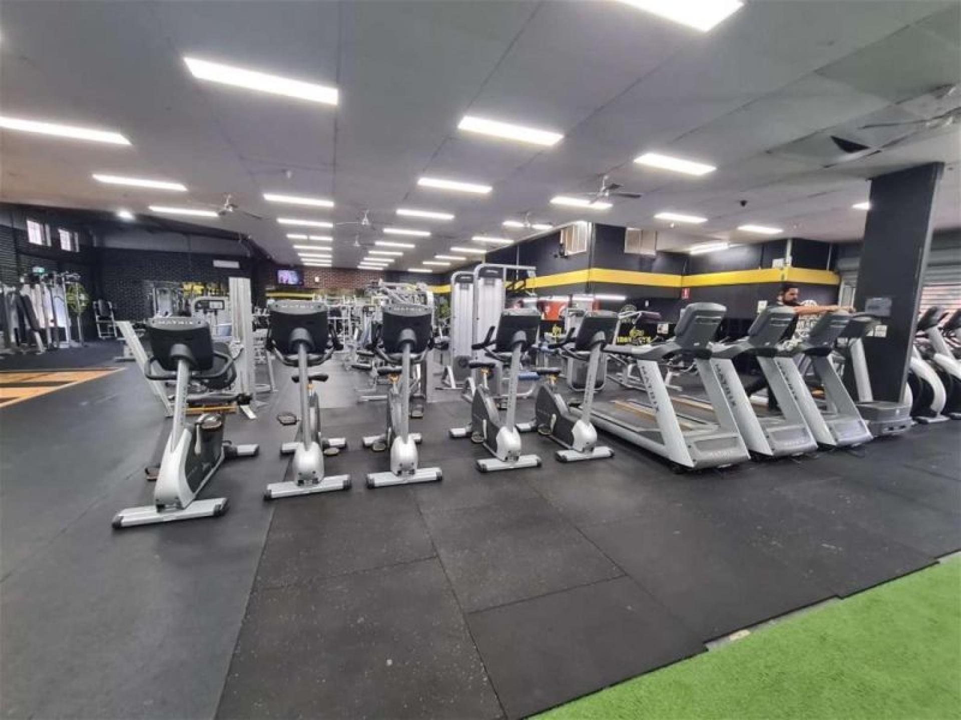 Established 24hr Gym For 584321 1