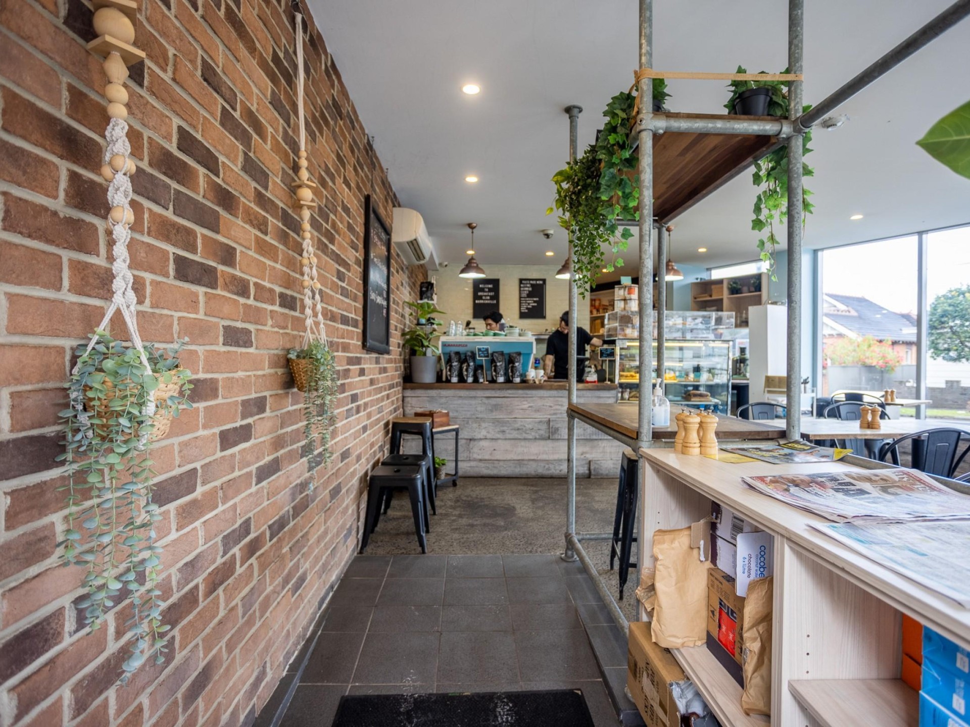 Under Management Cafe | 584505 1