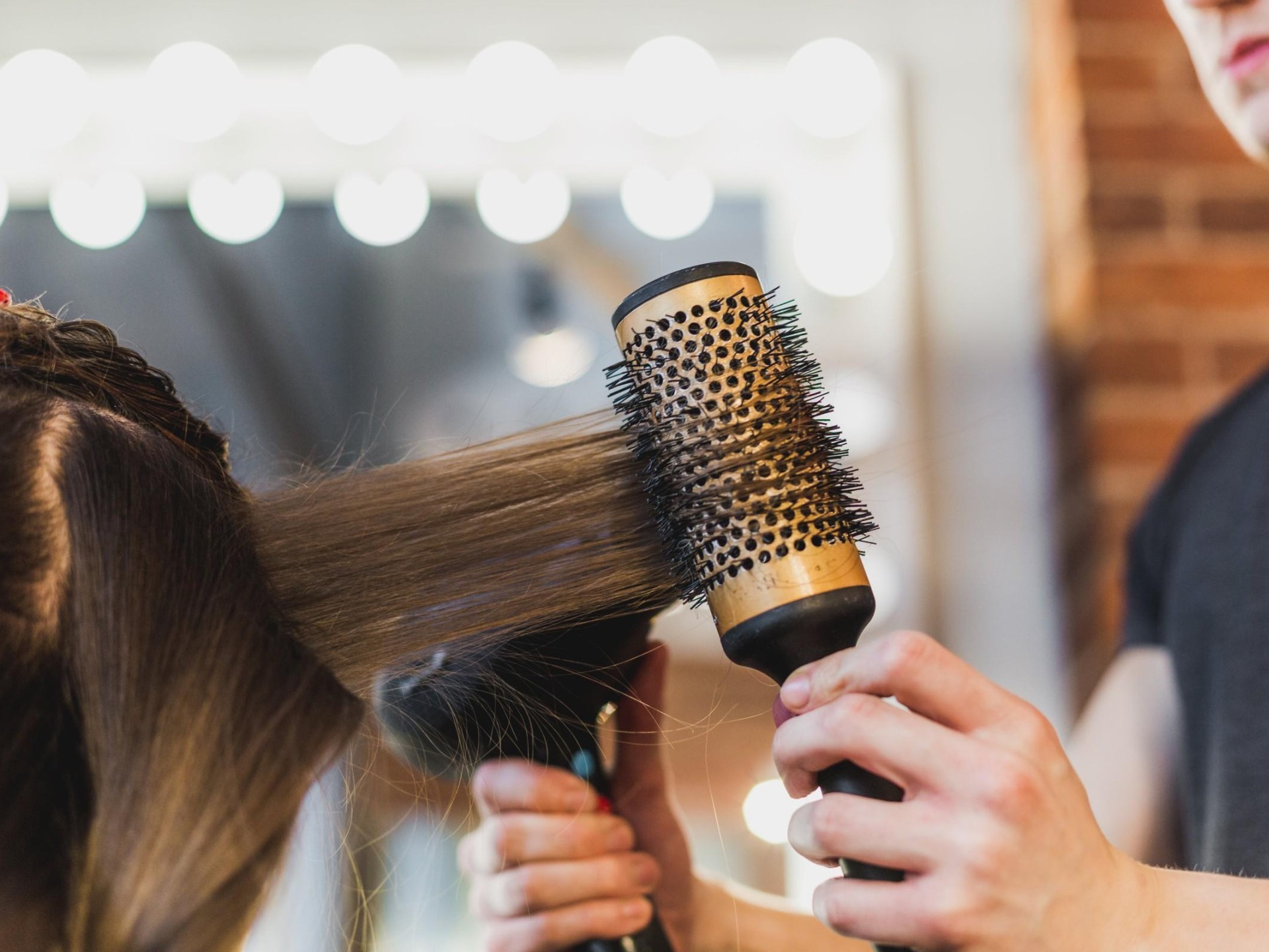 Hair Salon With Low 584867 2