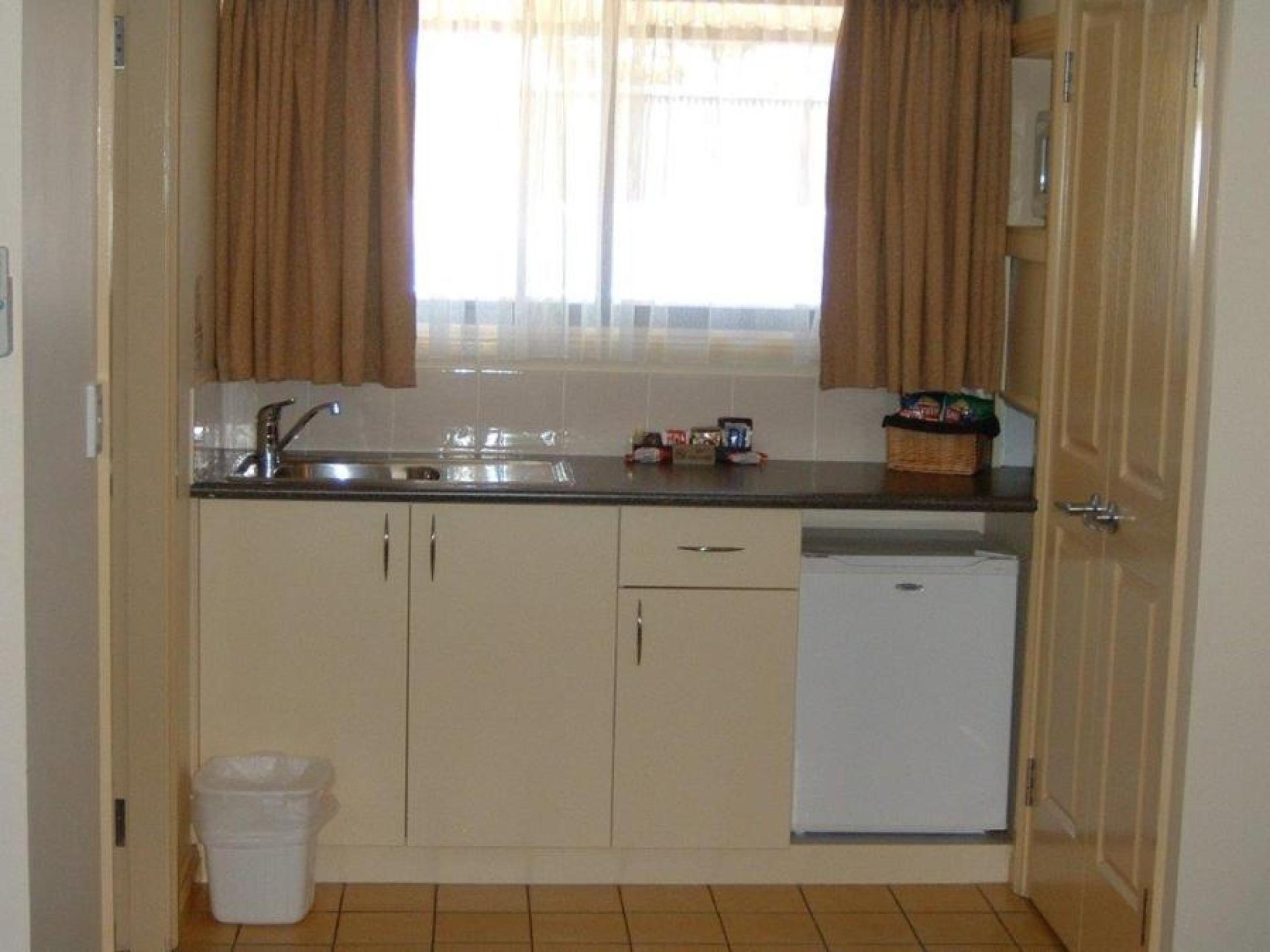 Leasehold Motel For Sale 584921 1