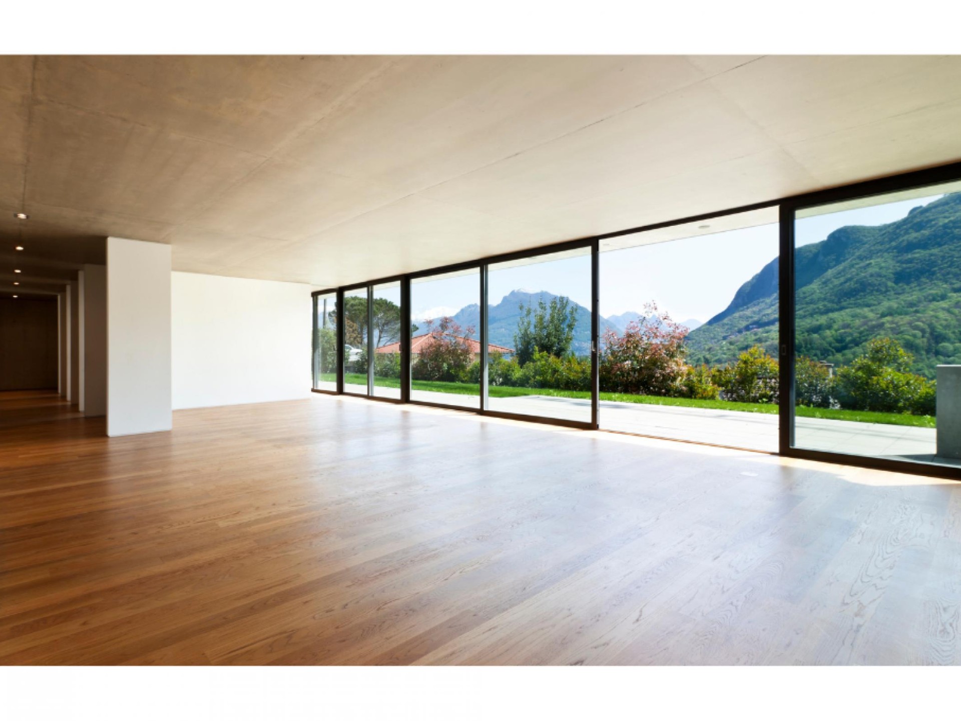 Quality Windows & Doors 585354 2