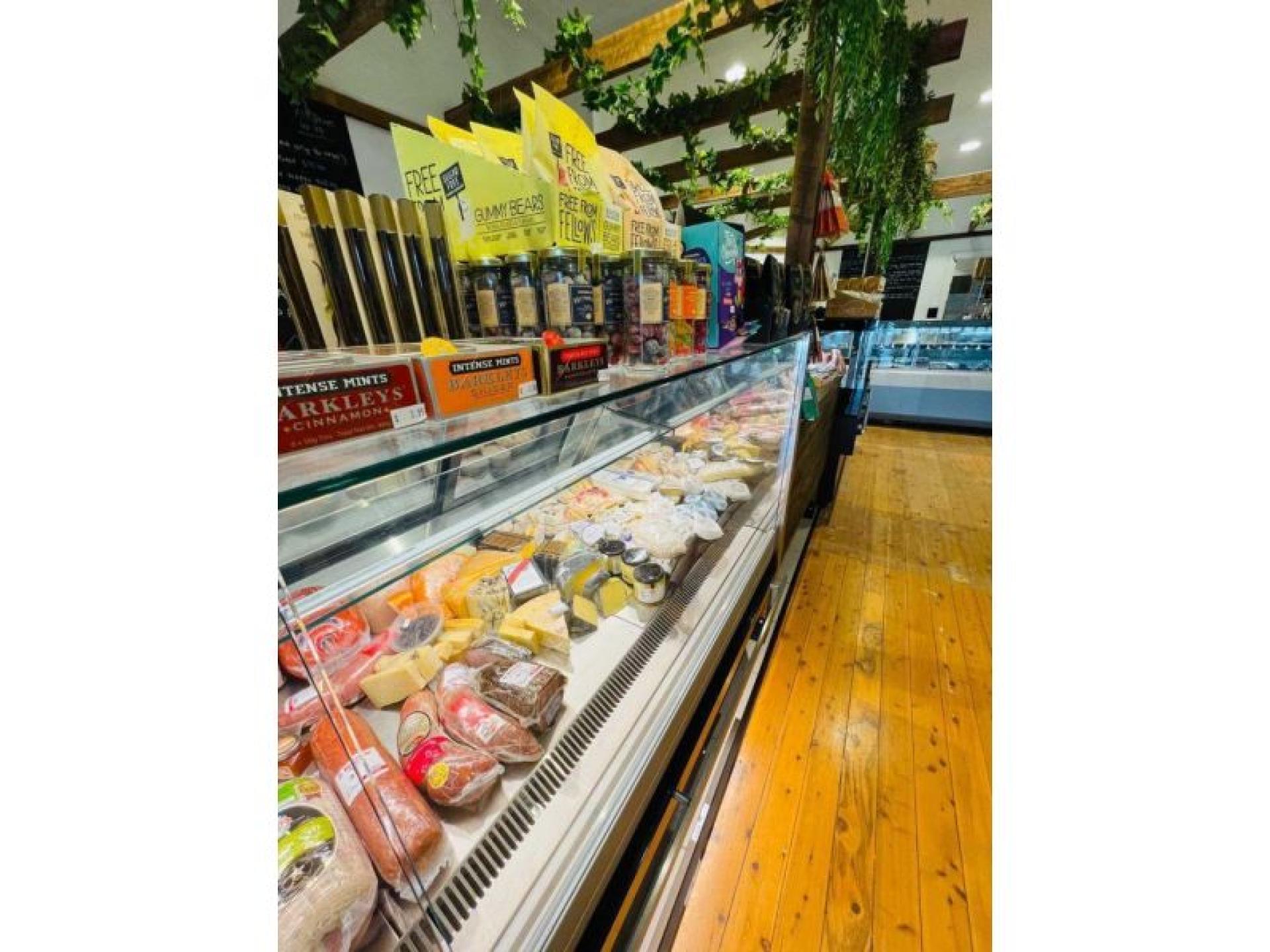 Delicatessen & Sandwich Bar 585438 1