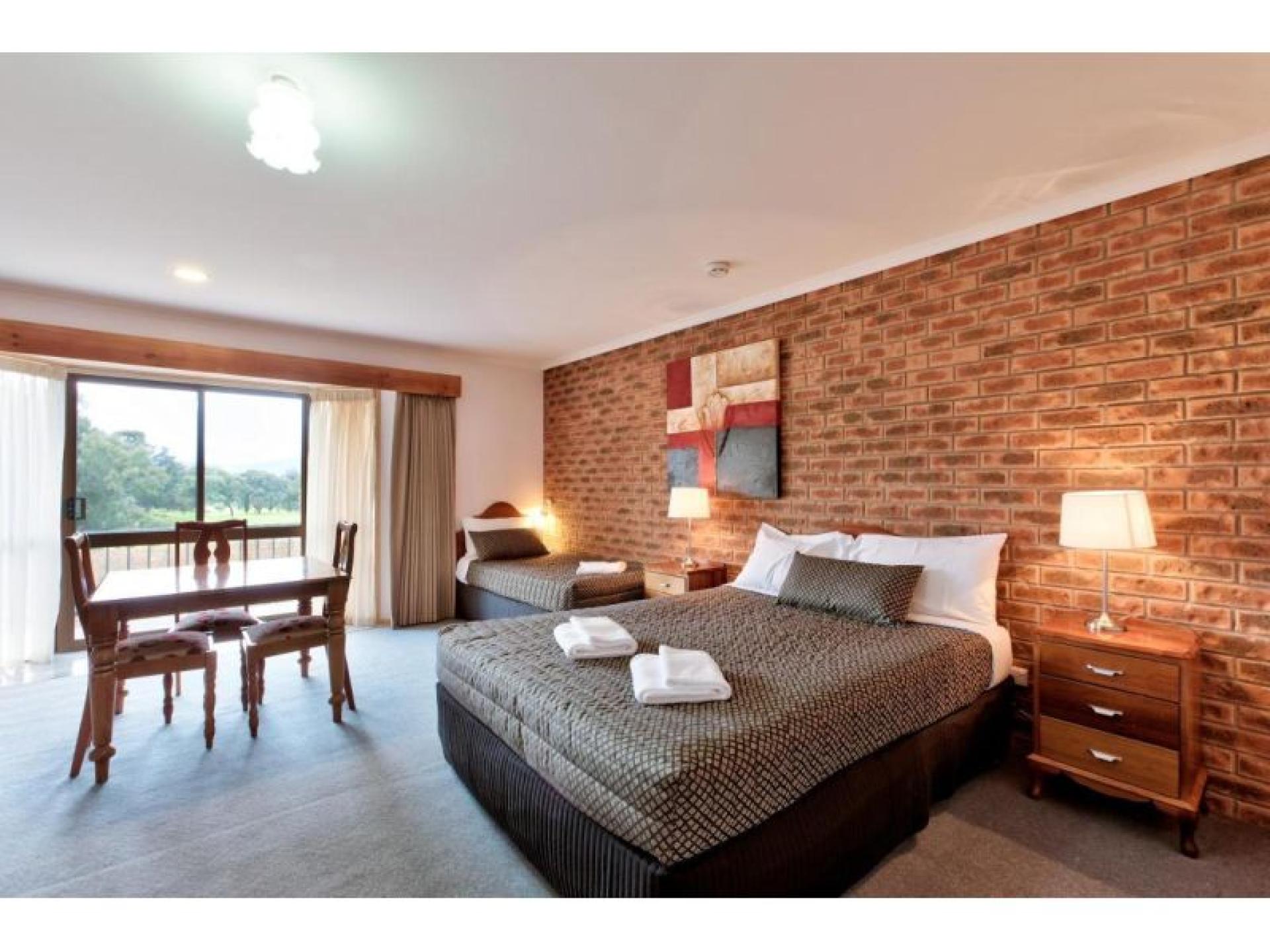 Sold - Hume Country 585932 2