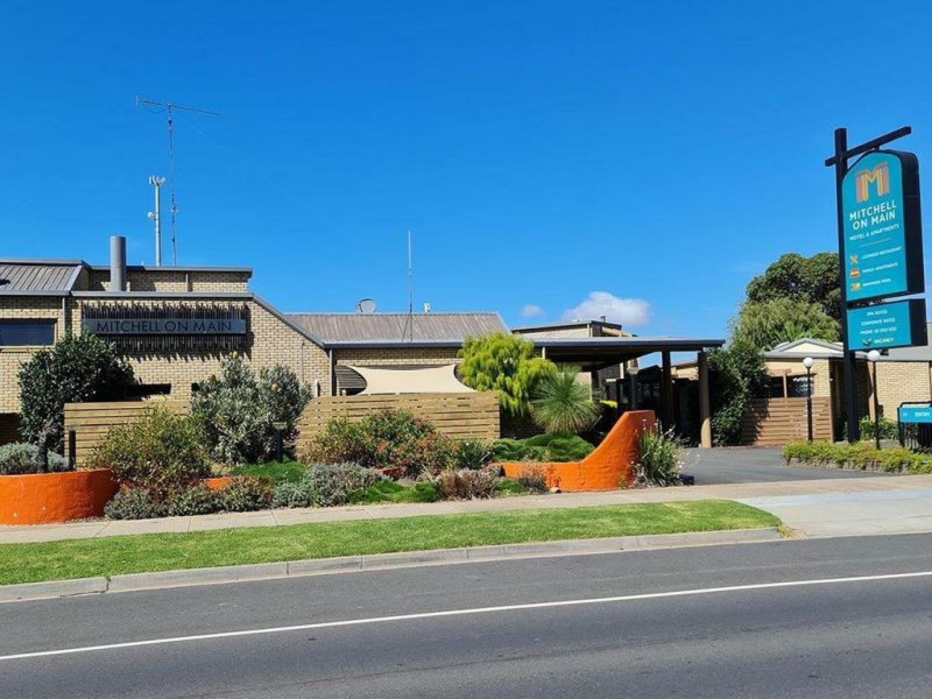 A Cracking Motel That 588384 1