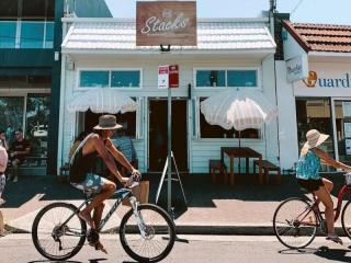 Trendy Café & Burger House in Kiama Downs – Stacks Eatery