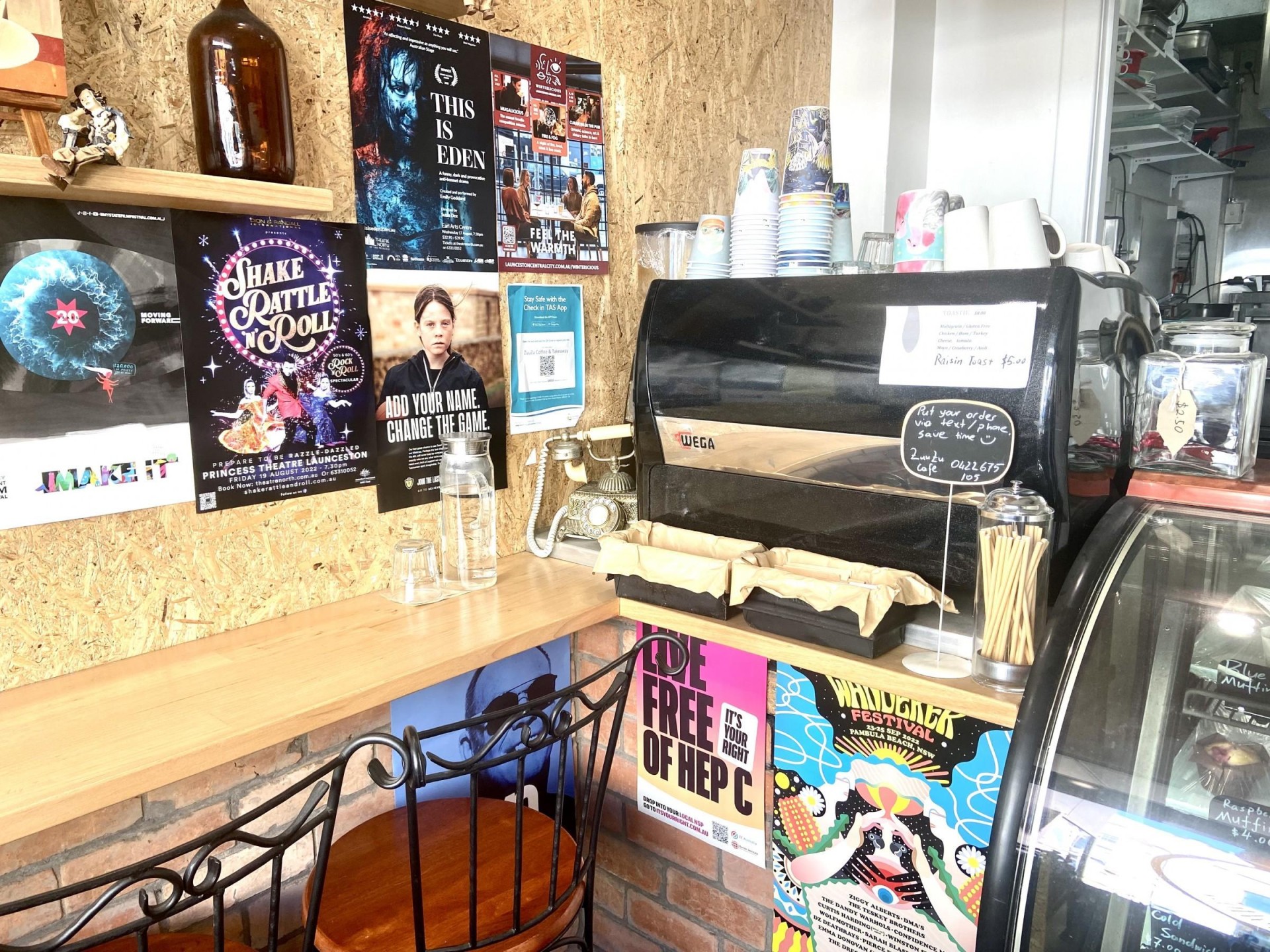 Low Ingoing Cafe In 590525 3