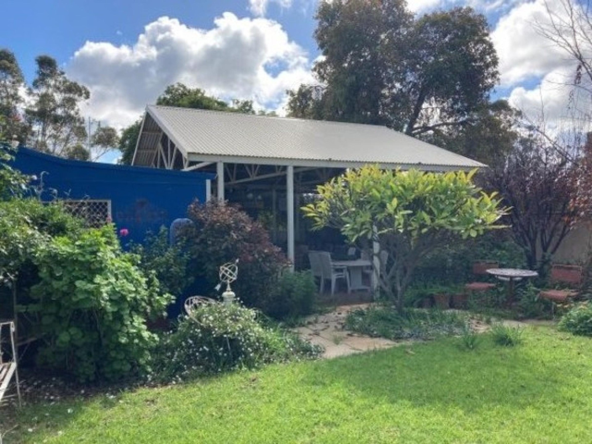 Country Post Office & 590979 2