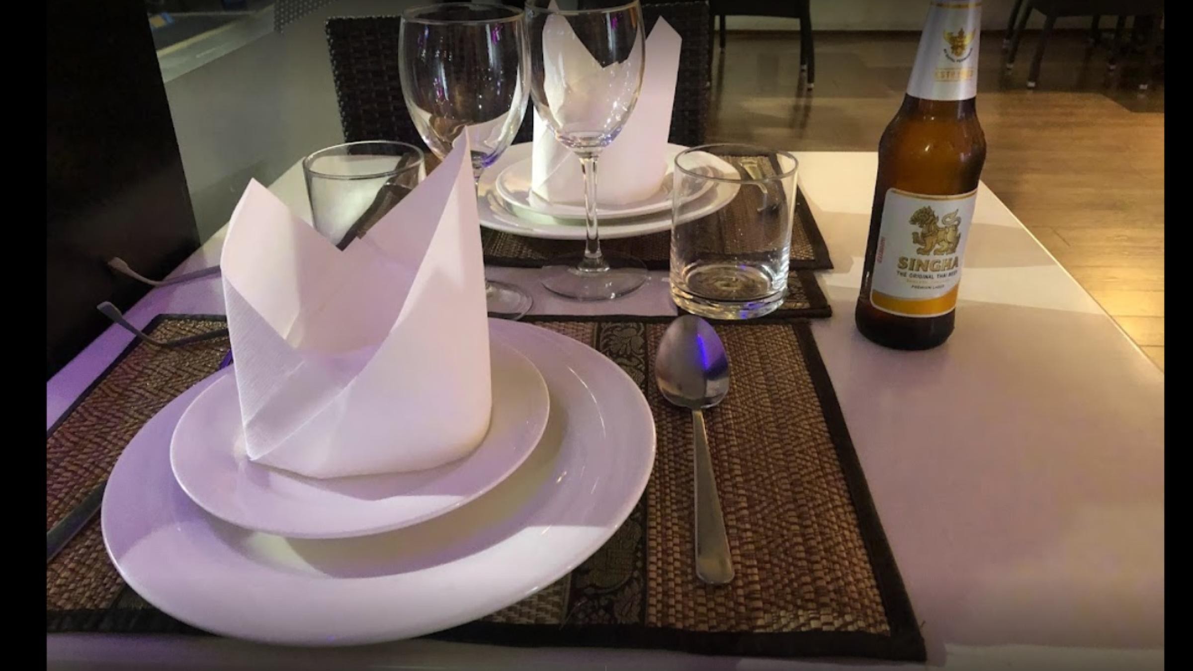 "bustling Fully Licensed Restaurant" 593926 3