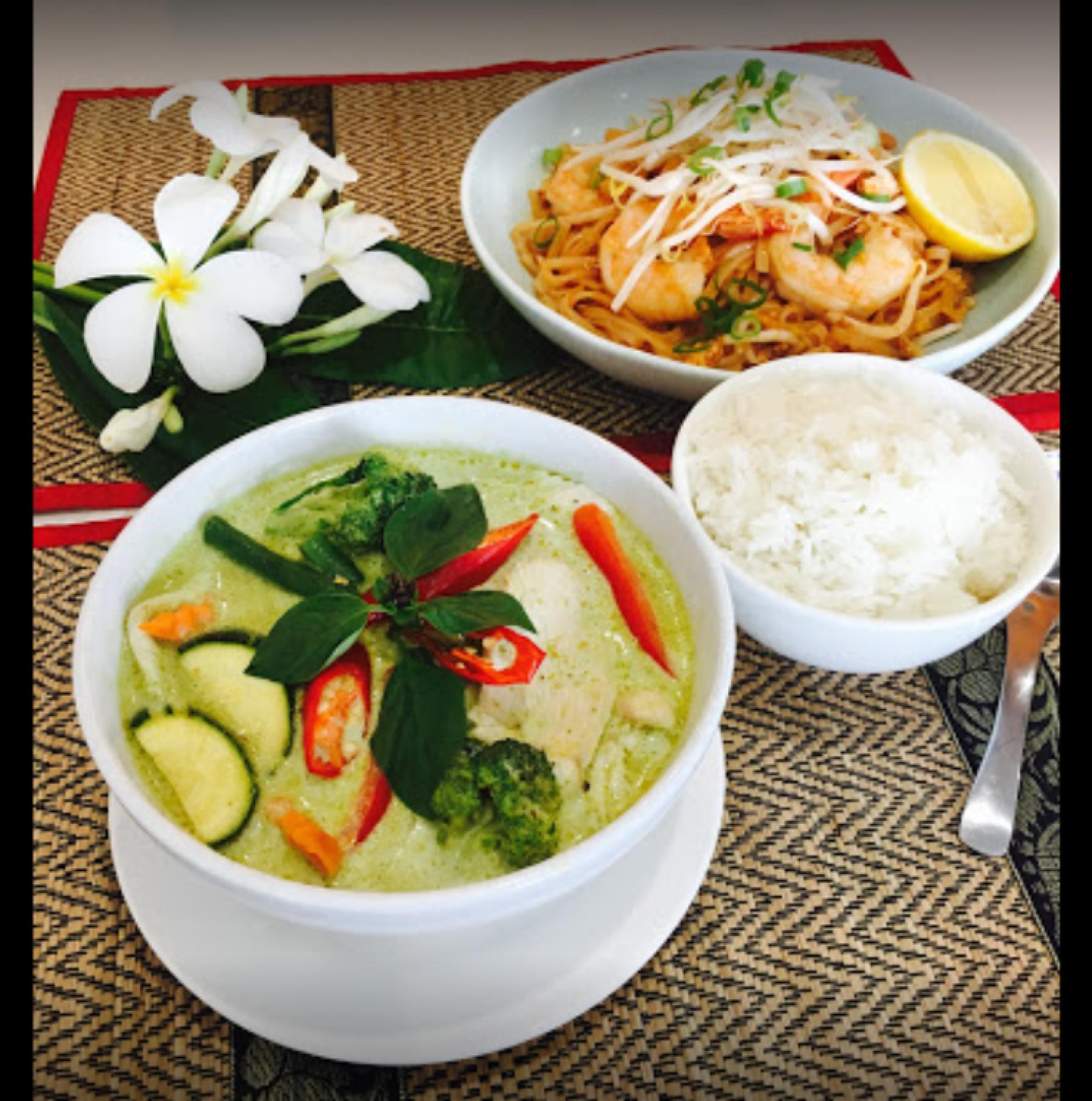 "bustling Fully Licensed Restaurant" 593926 1