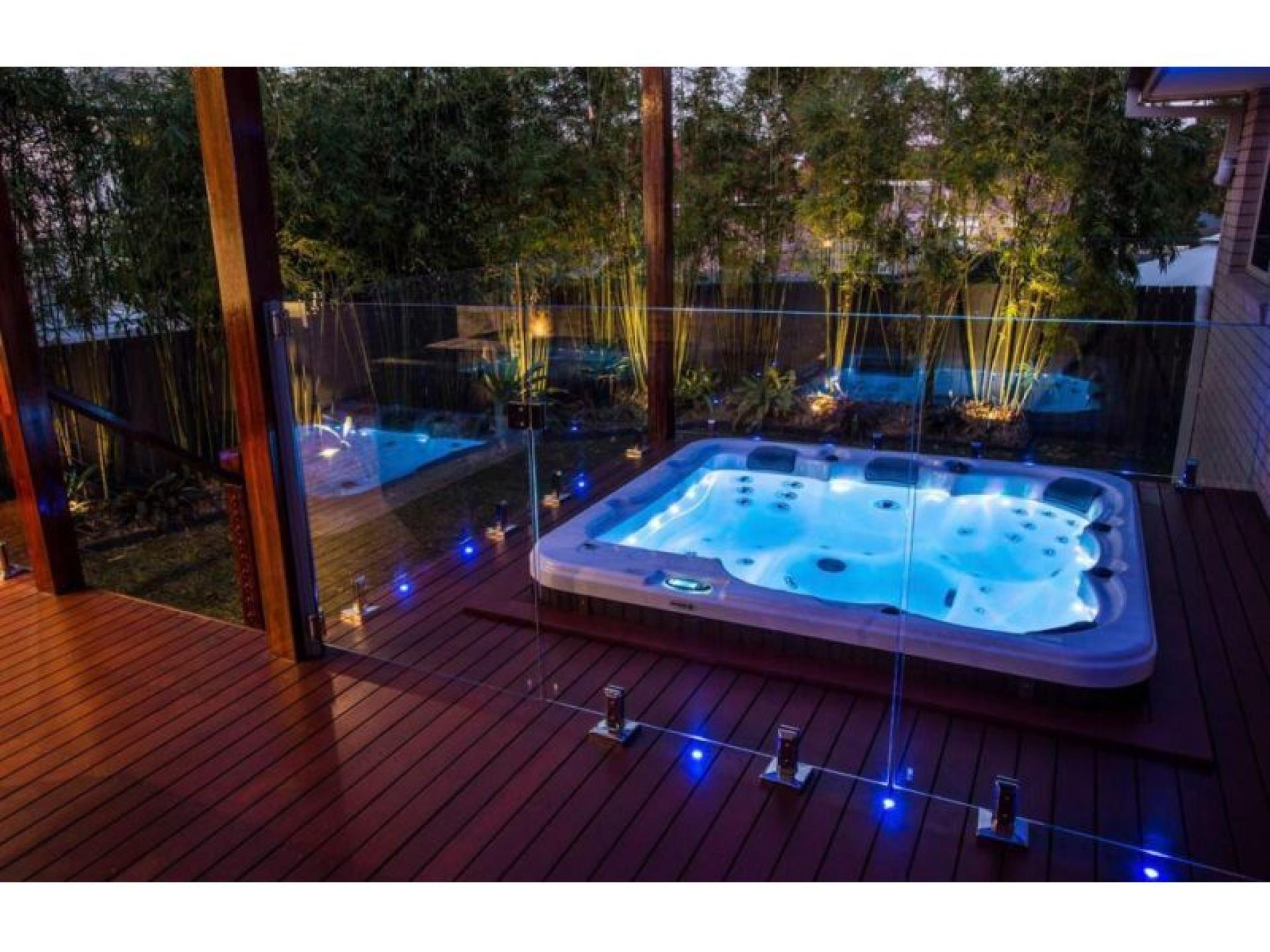 Vibrant Spa And Pool 594142 2
