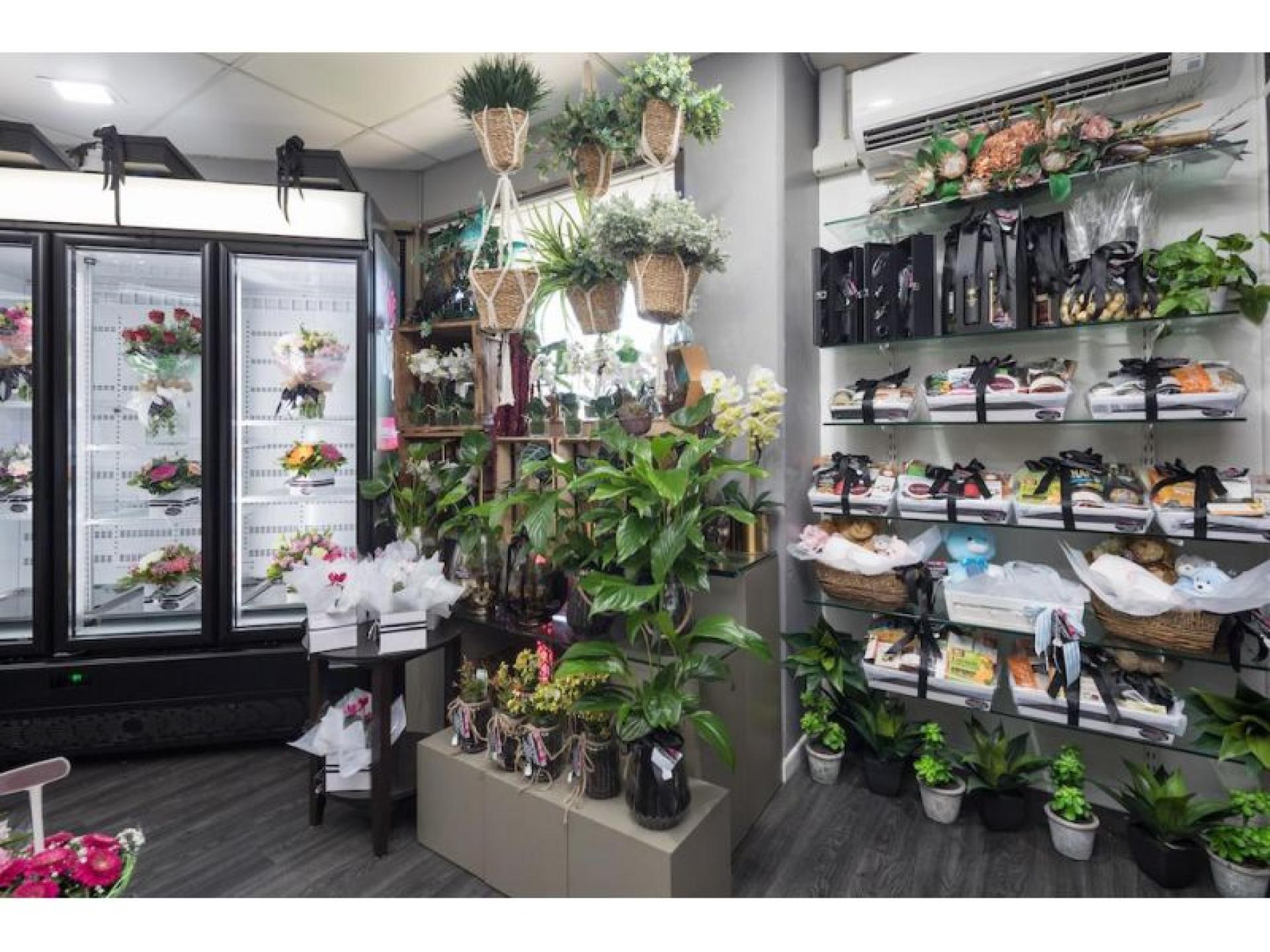 Sold! Florist And Gift 594192 2