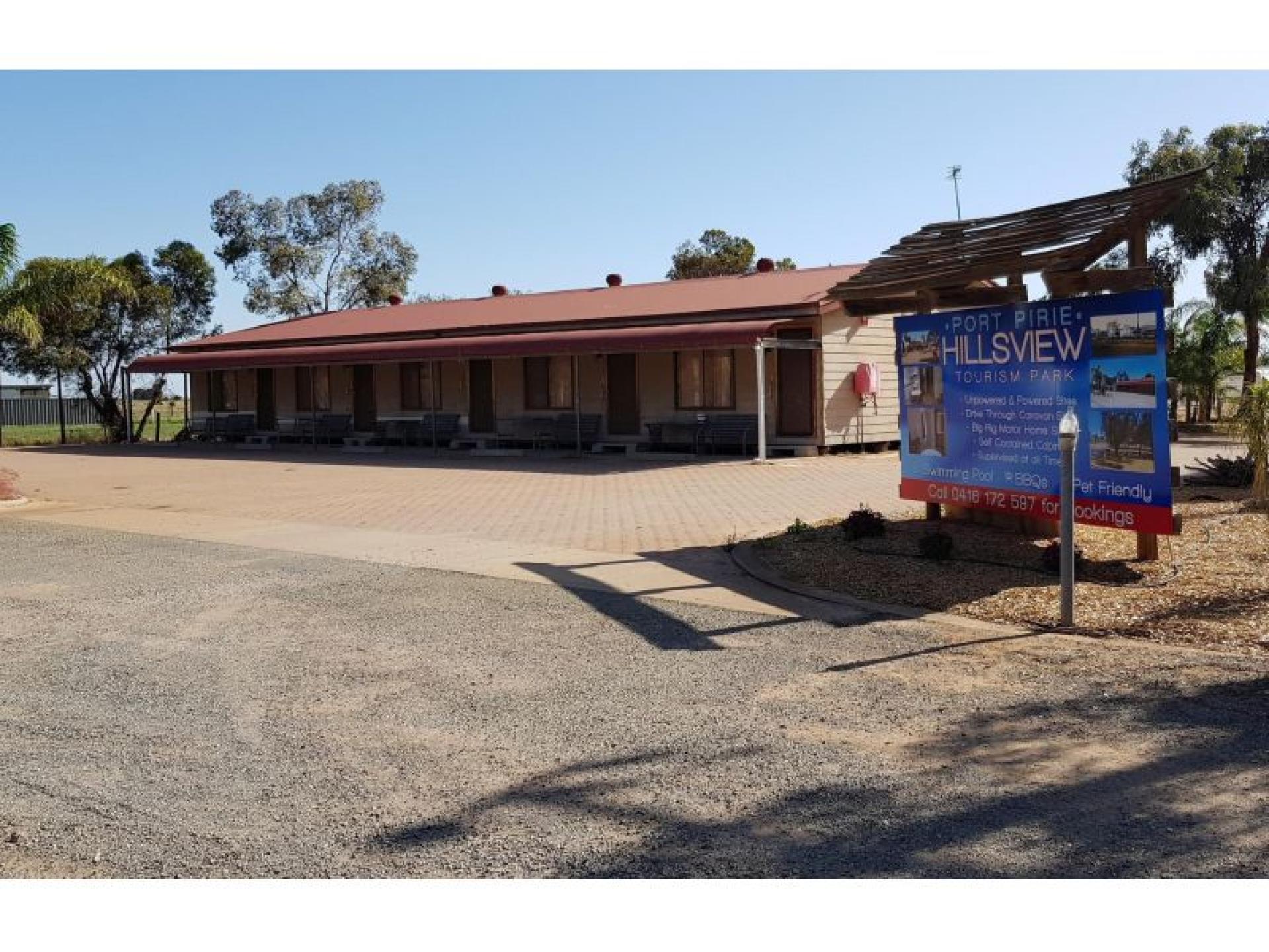 Sold-freehold Cabin And Caravan 594225 3