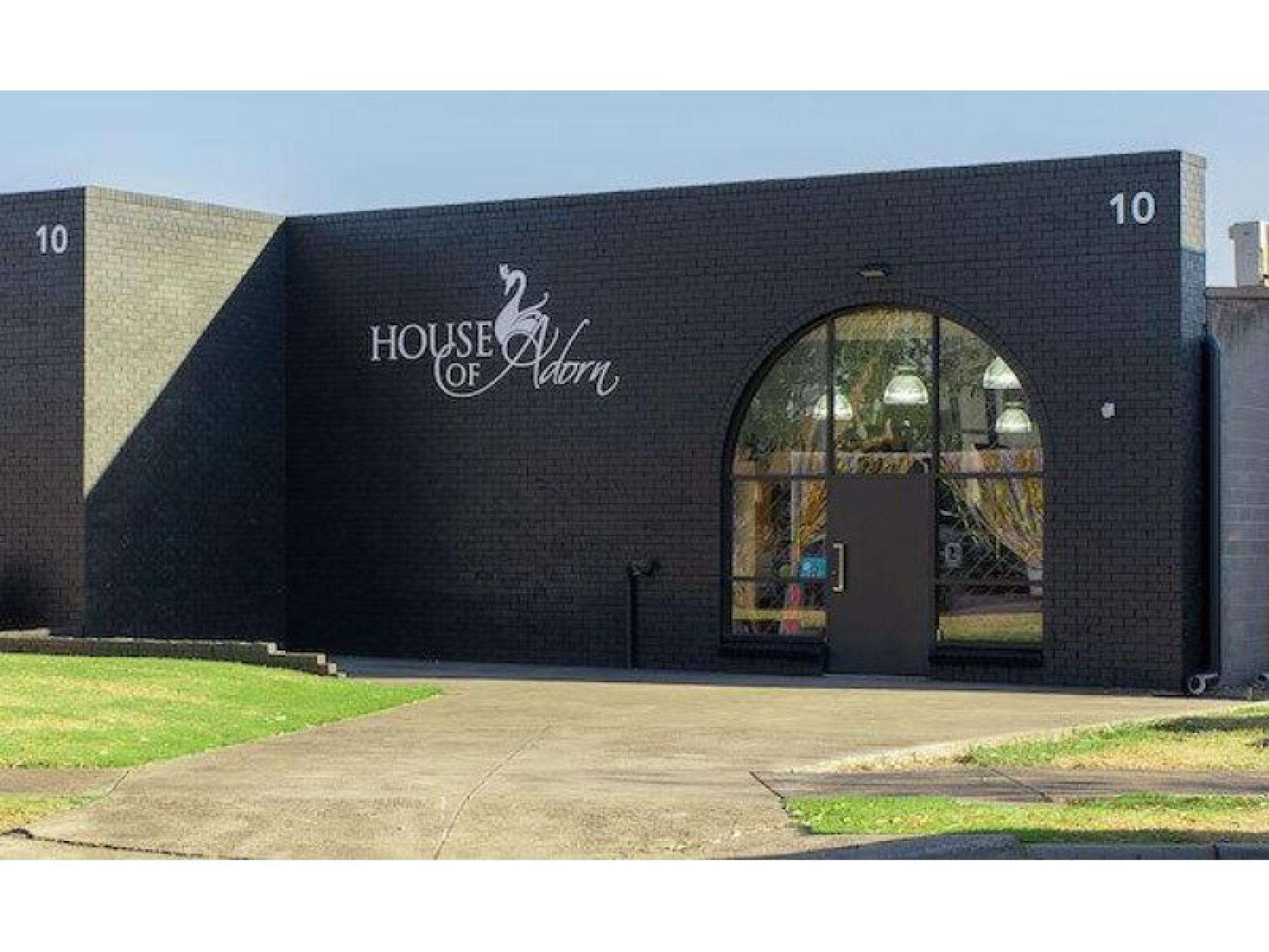 Under Offer - Online 594250 2