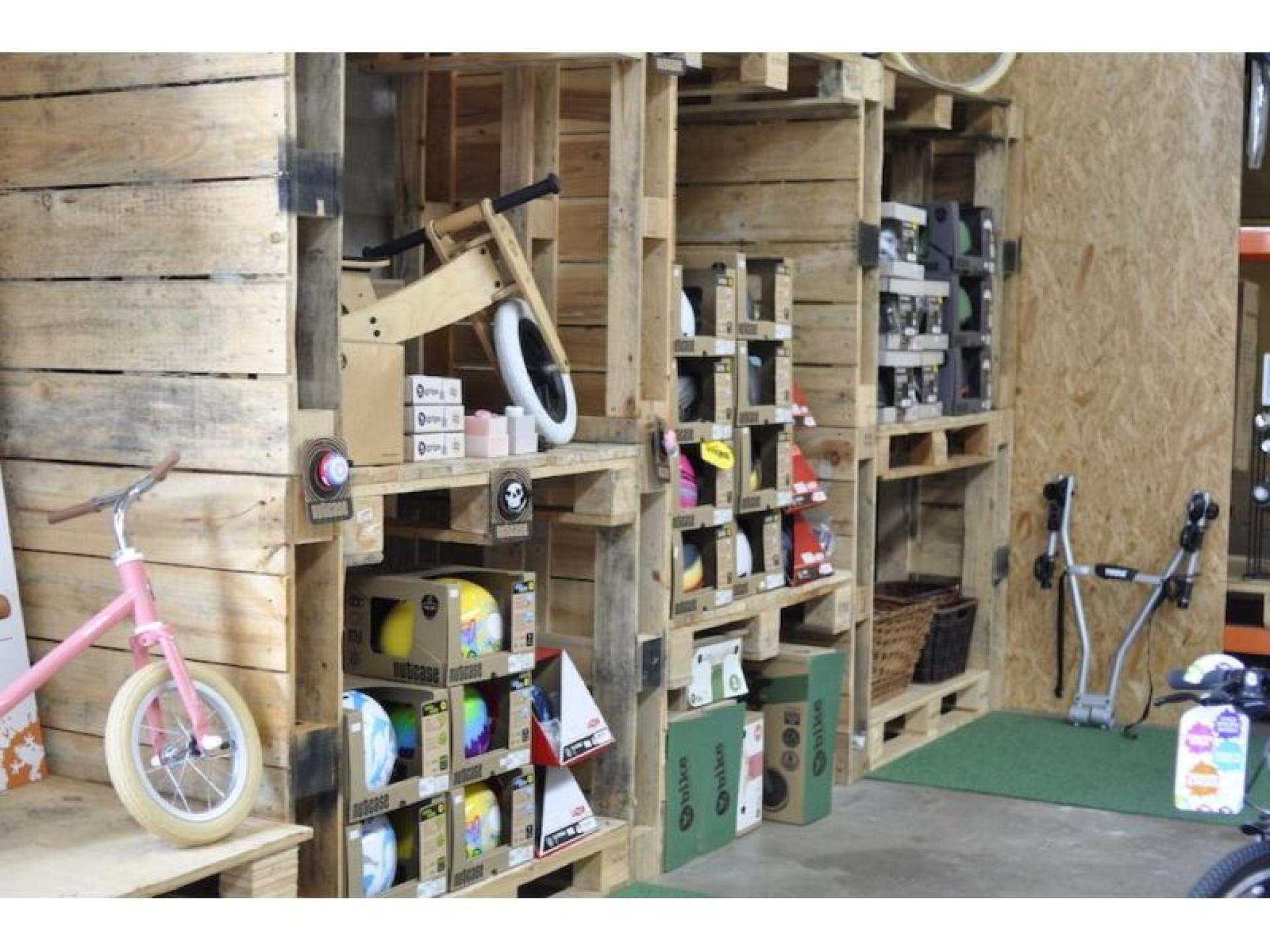 Nationally Renowned Retail And 594386 3