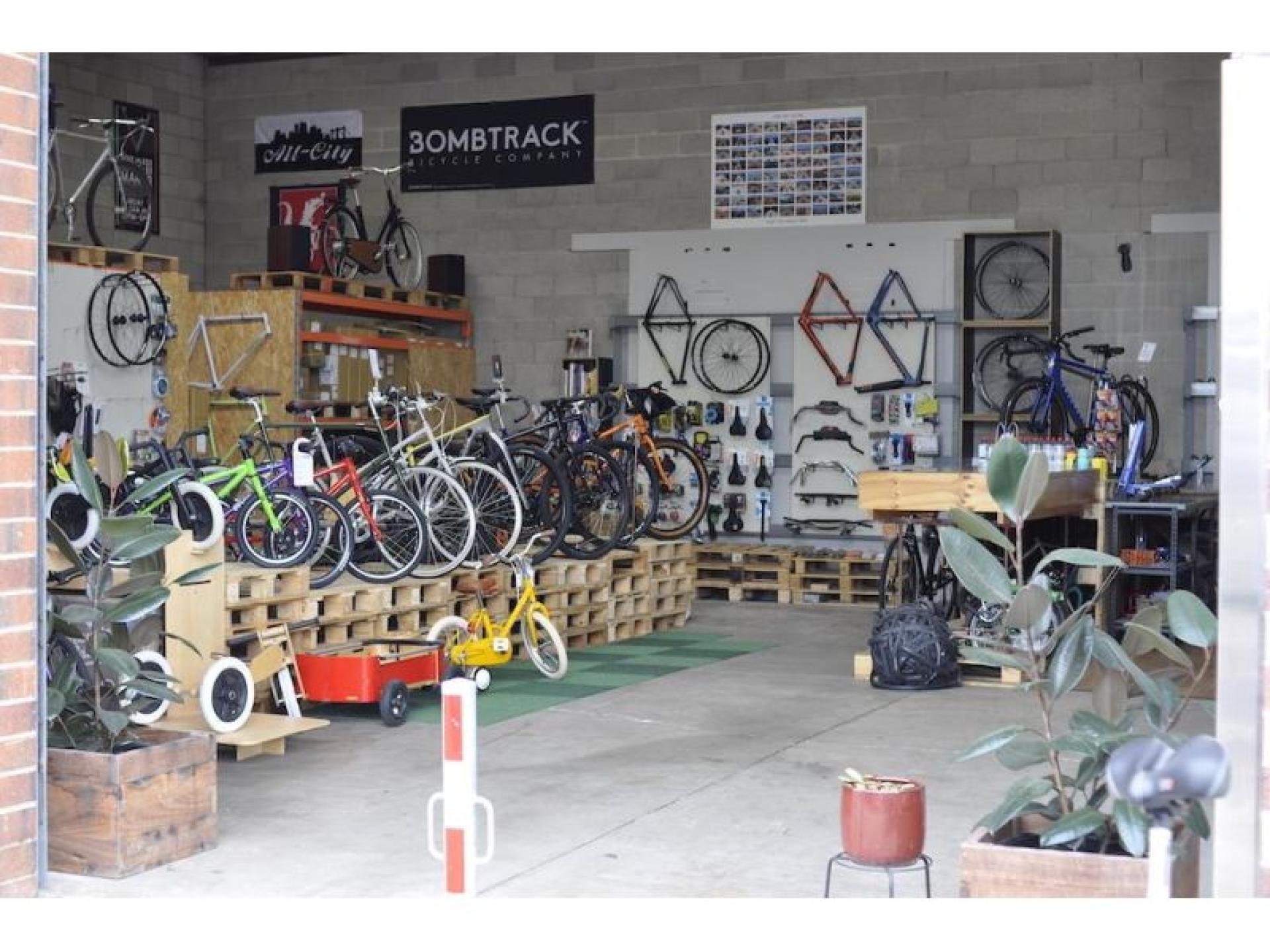 Nationally Renowned Retail And 594386 2