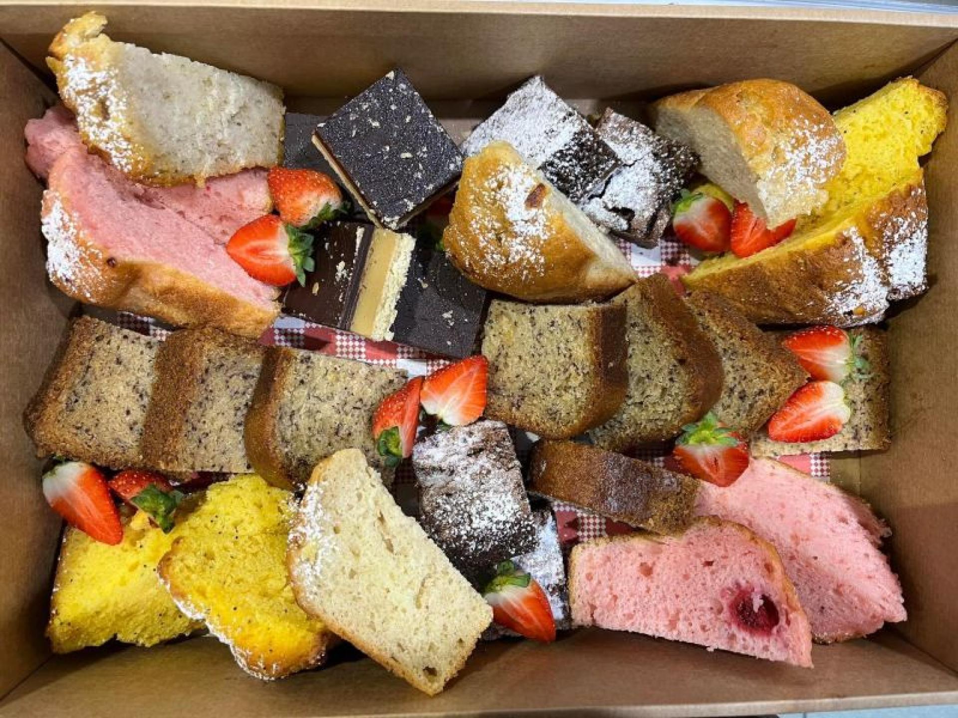 Busy Cafe And Takeaway 594436 3