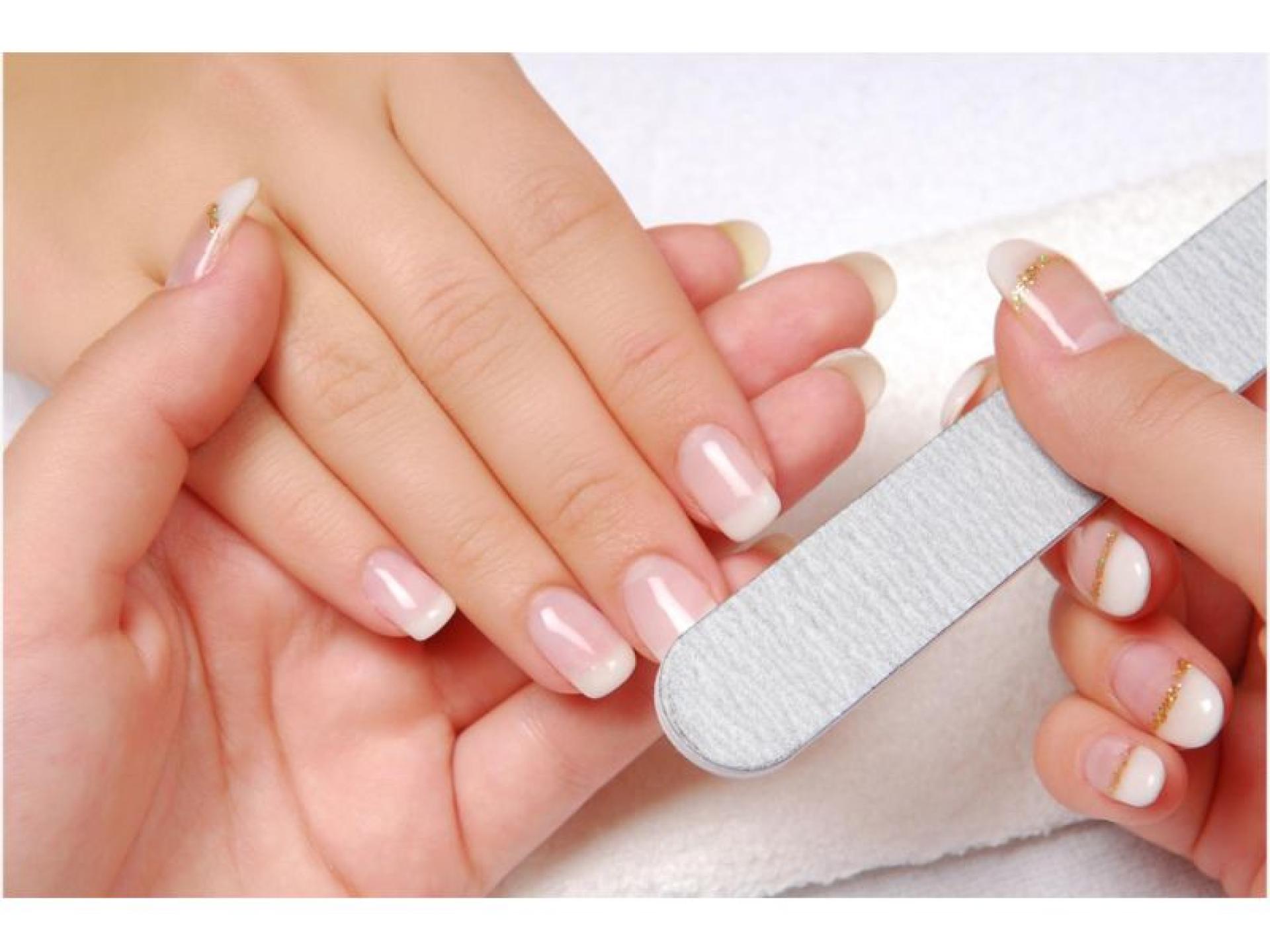 Recently Renovated Beauty Salon 594525 3