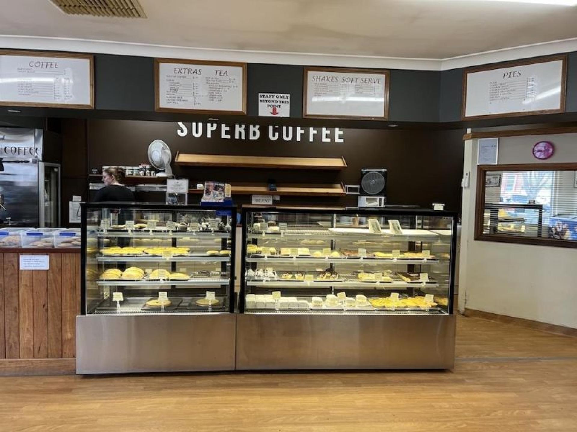 Busy Bakery And Cafe 594545 3