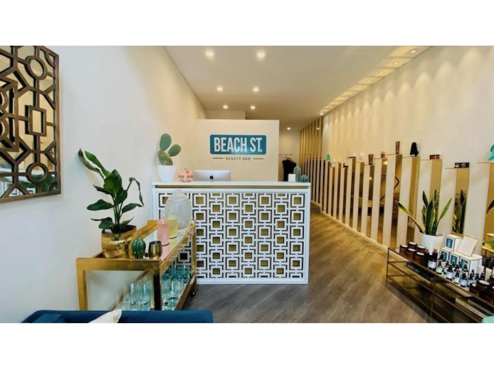 Renowned Beauty Bar In 594560 1