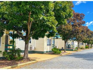LEASEHOLD - BIG 4 Cabin Park Hay, NSW - 1P0183