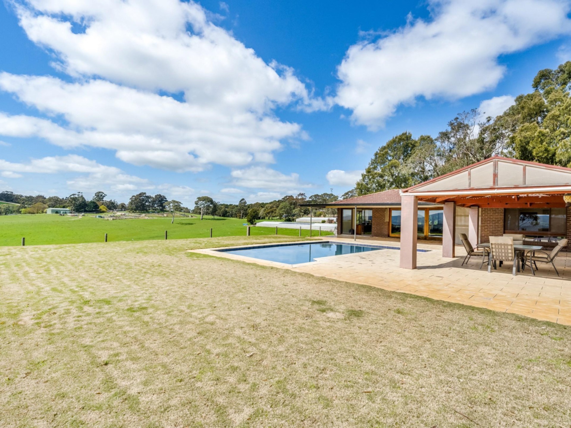 Urban Life With Rural 594870 2