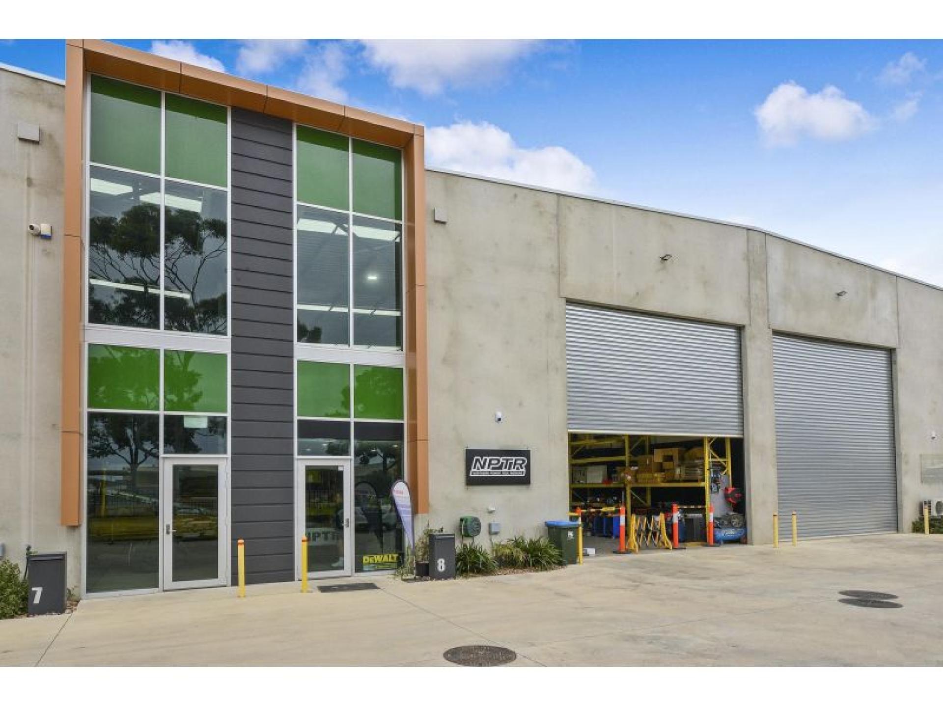 Service And Repairs Business- 595596 1