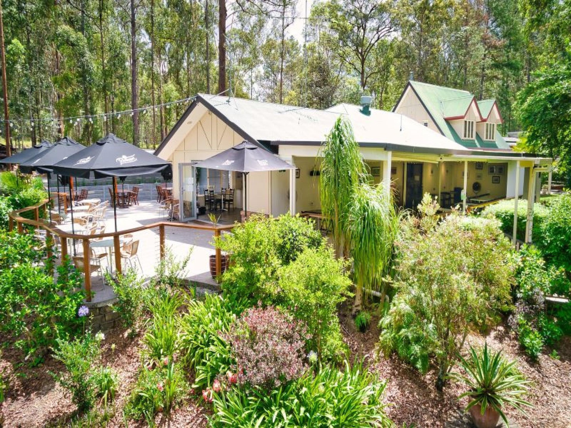 Country Property With Licensed 596249 2