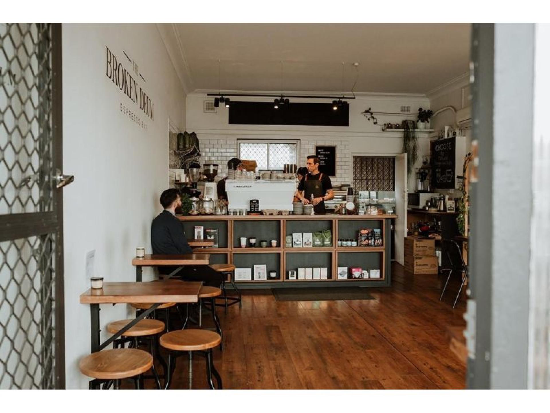 The Broken Drum - 596851 3