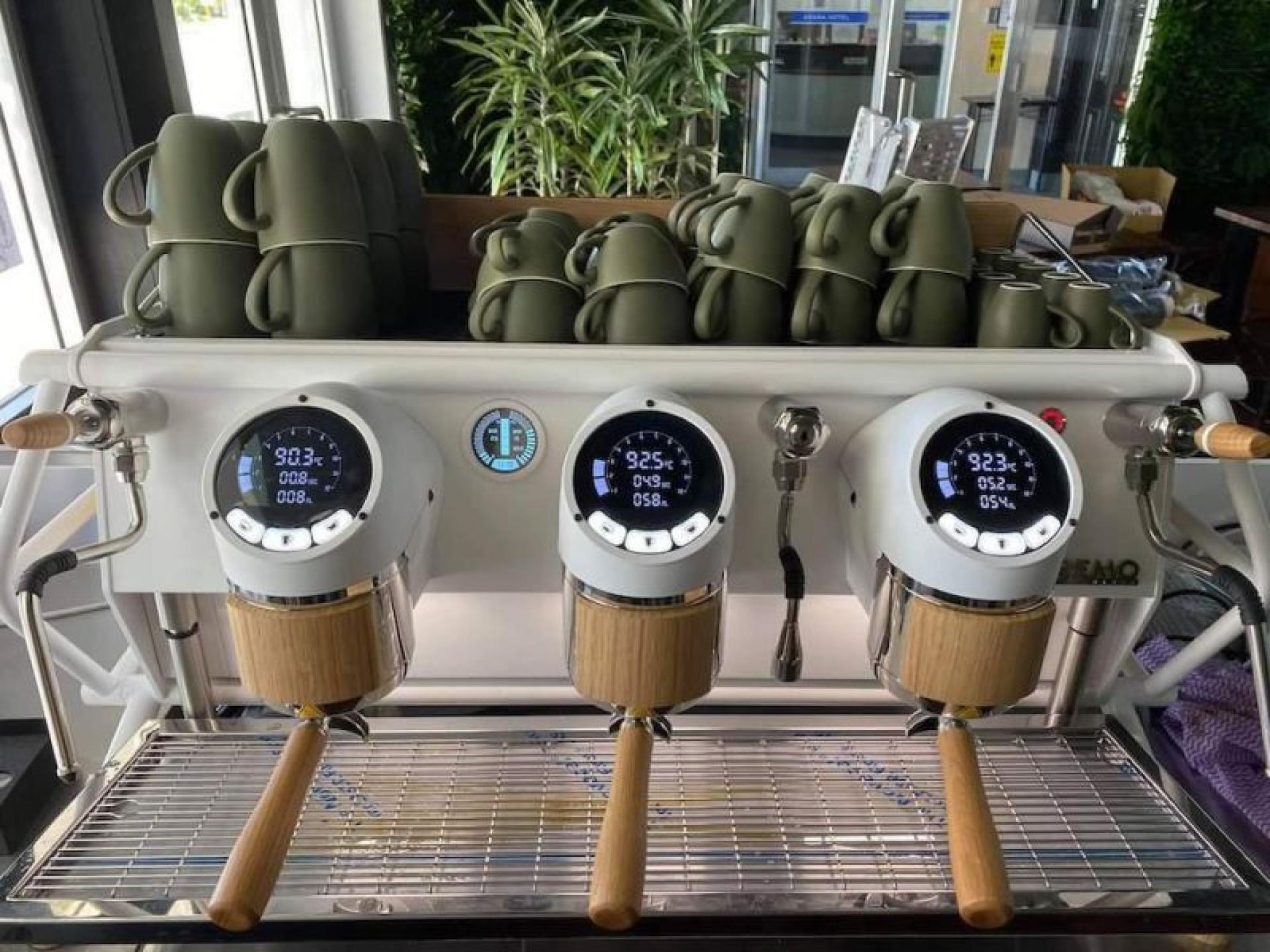 Trendy Coffee Bar / 597498 3