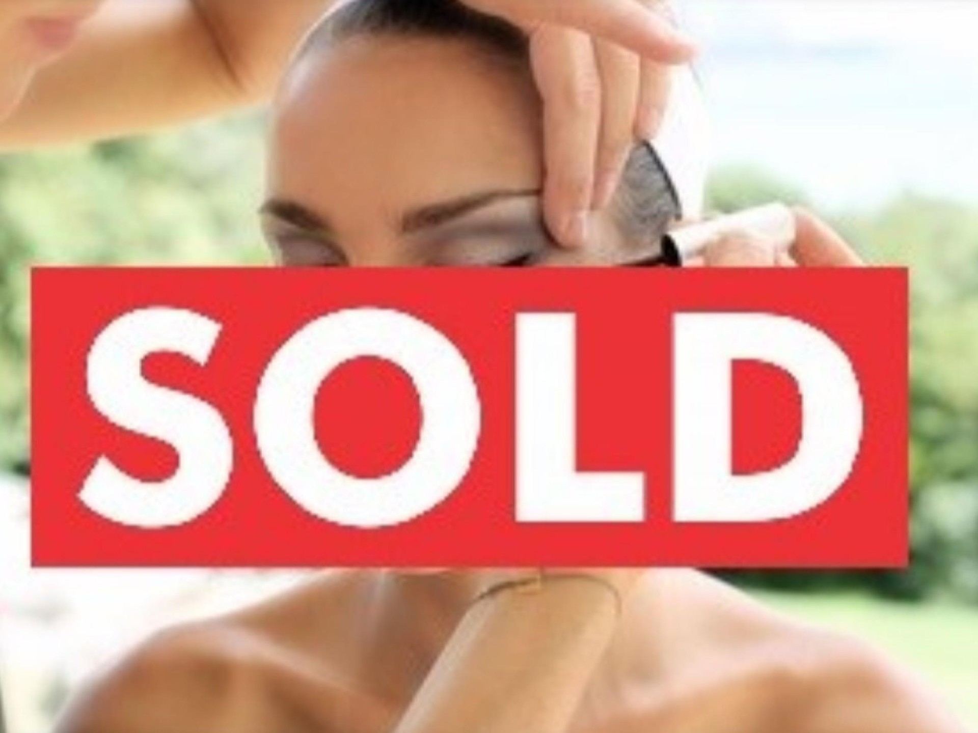 "sold" Well Established Makeup 597523 1