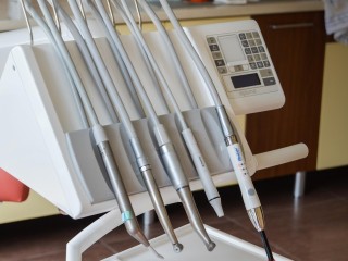 Well-known Dental practice in a great location at a most reasonable price. REF: 220104