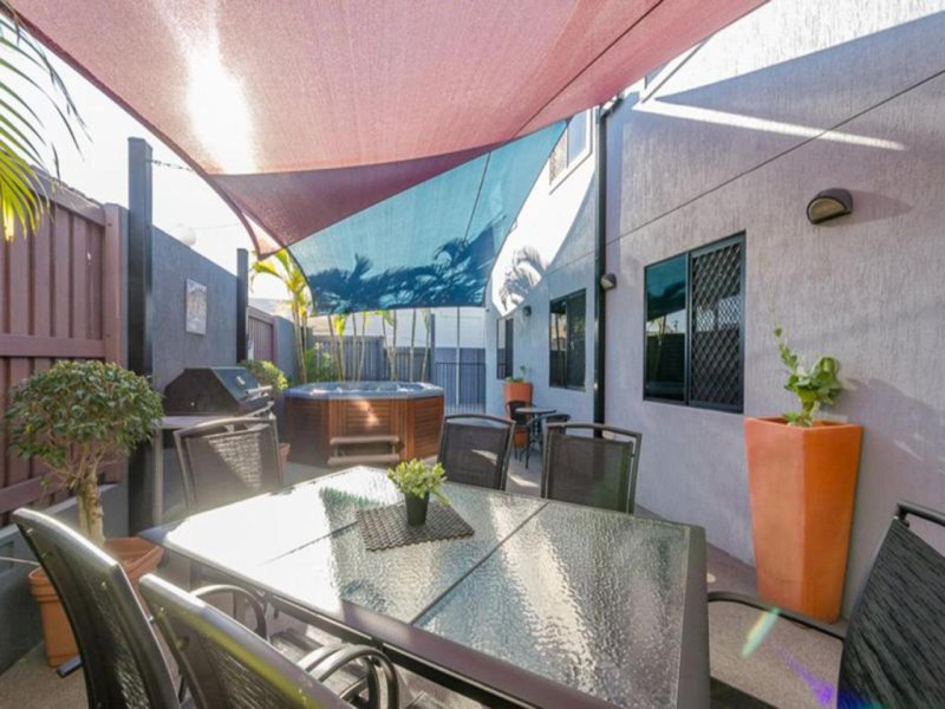 Unique Freehold Property With 597565 3