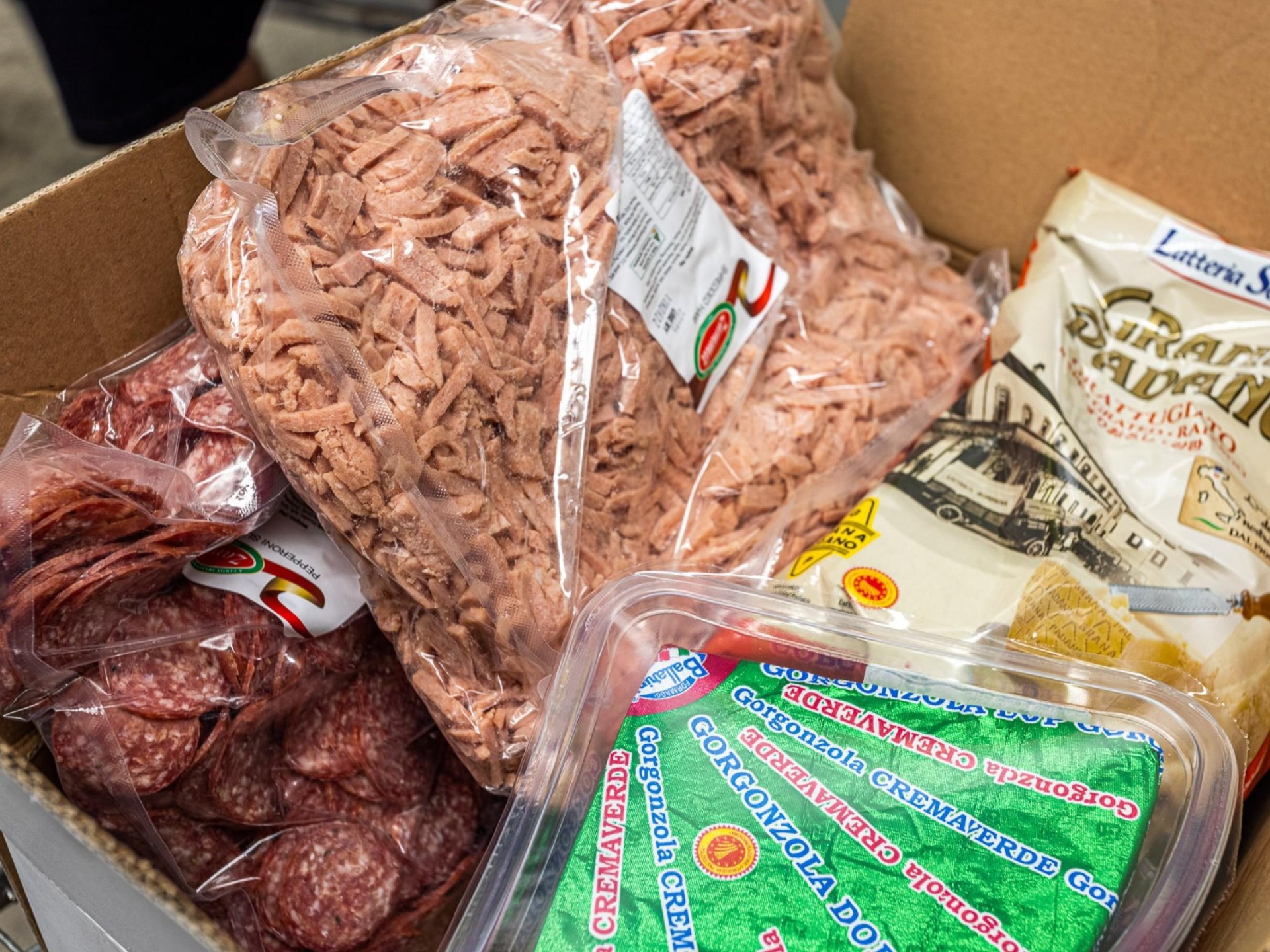 Food & Cheese Distributor 598216 3