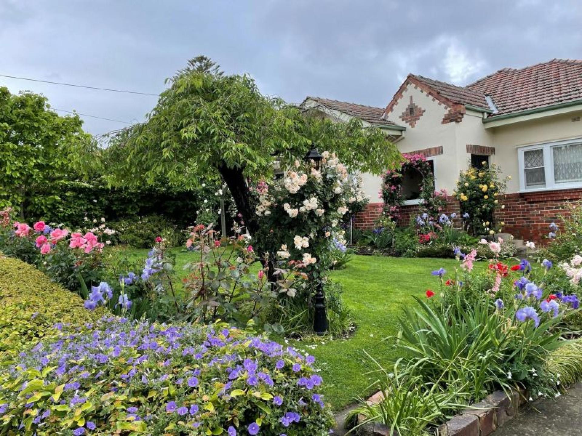 High Income Garden Maintenance 598498 2