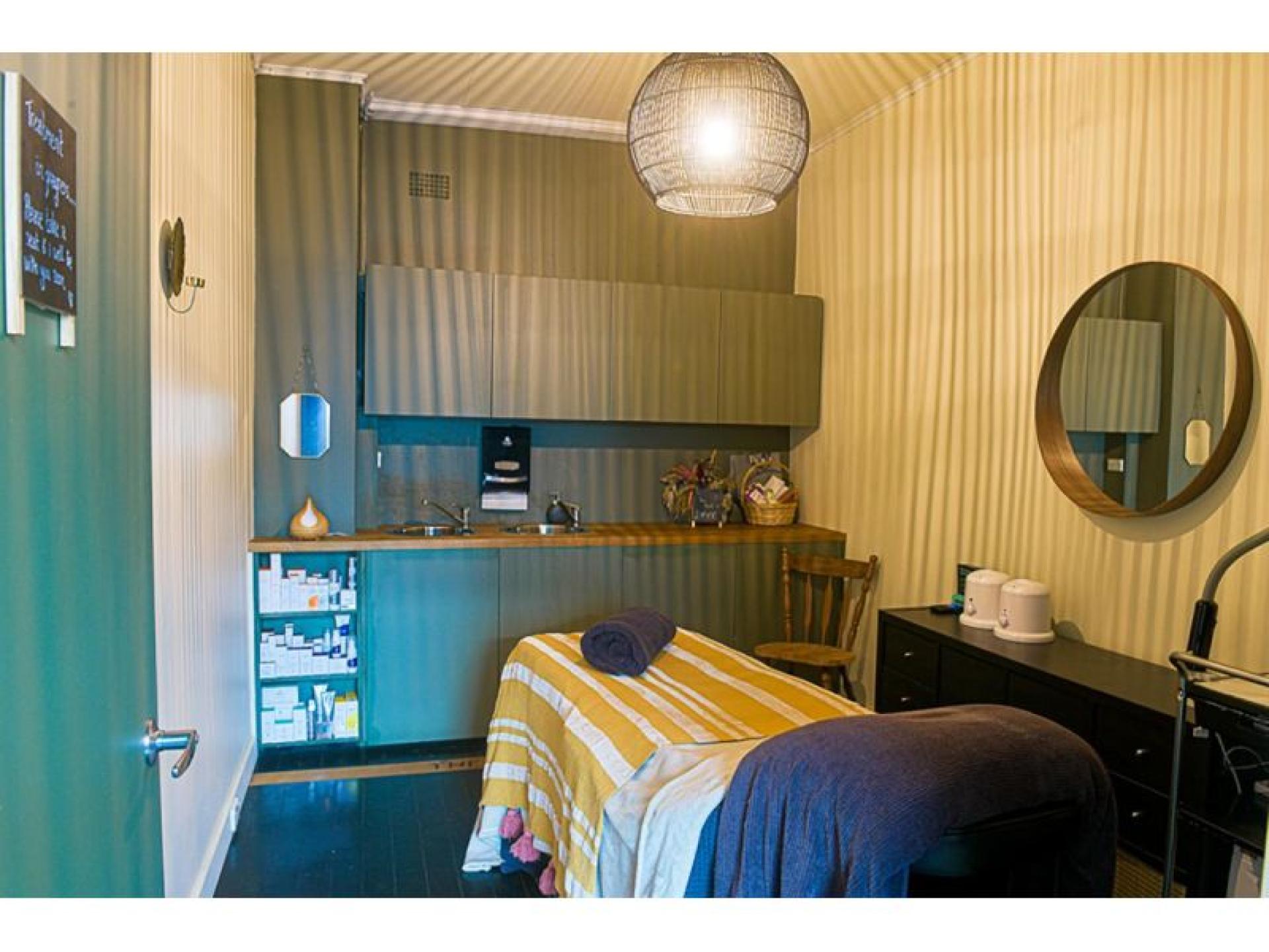 Established Beauty Therapy Clinic 598898 2